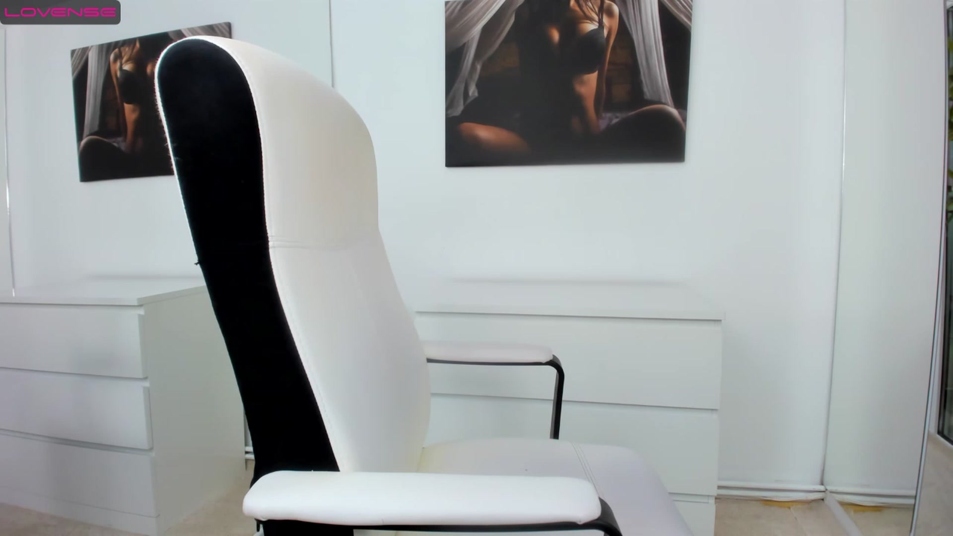 Gallery image thumbnail from Jelisse_J's myfreecams stream on, 03/16/2023, 08:01 image 4 of 20