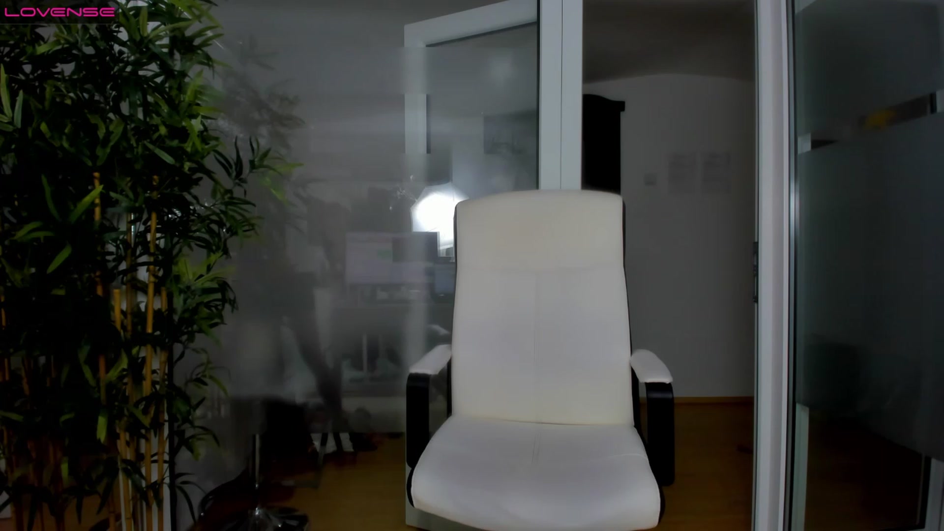 Gallery image thumbnail from Jelisse_J's myfreecams stream on, 03/27/2023, 10:35 image 18 of 20