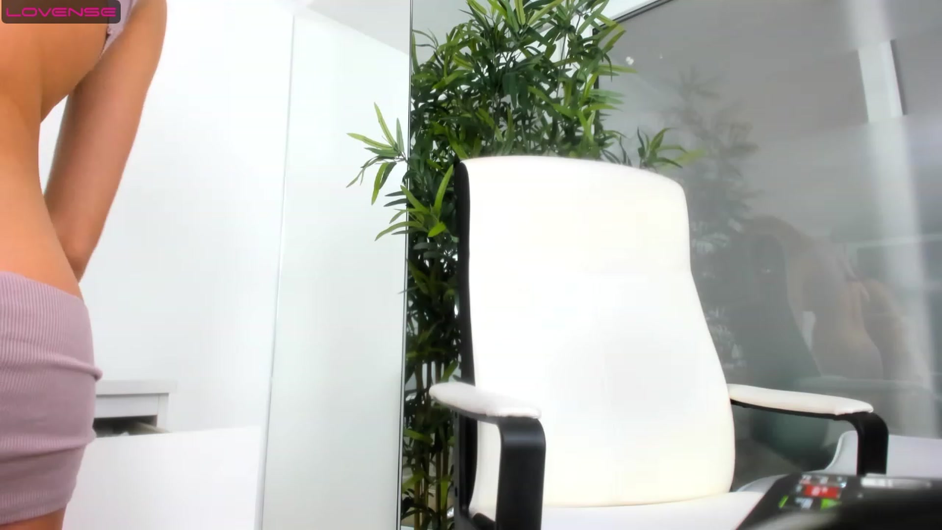Gallery image thumbnail from Jelisse_J's myfreecams stream on, 04/24/2023, 06:38 image 8 of 20