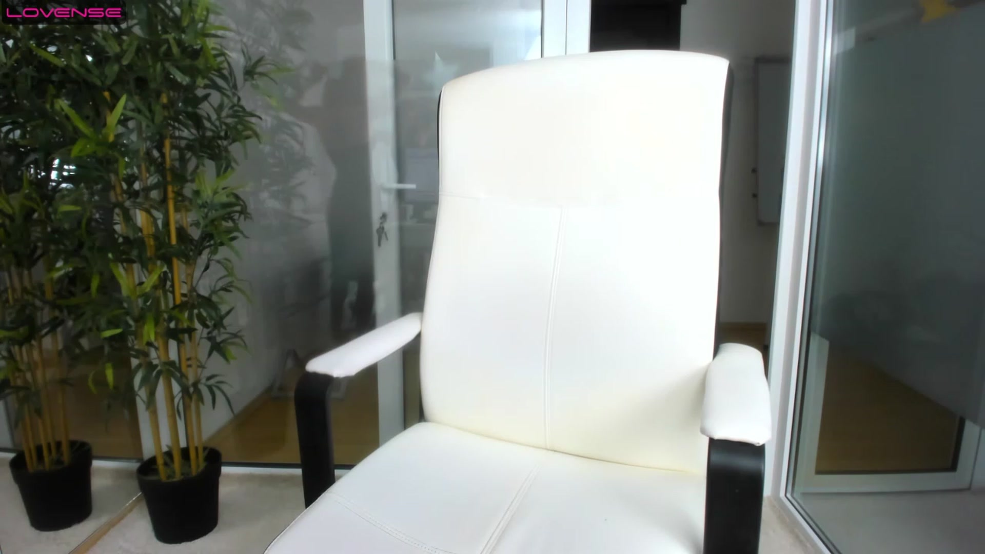 Gallery image thumbnail from Jelisse_J's myfreecams stream on, 04/24/2023, 06:38 image 18 of 20