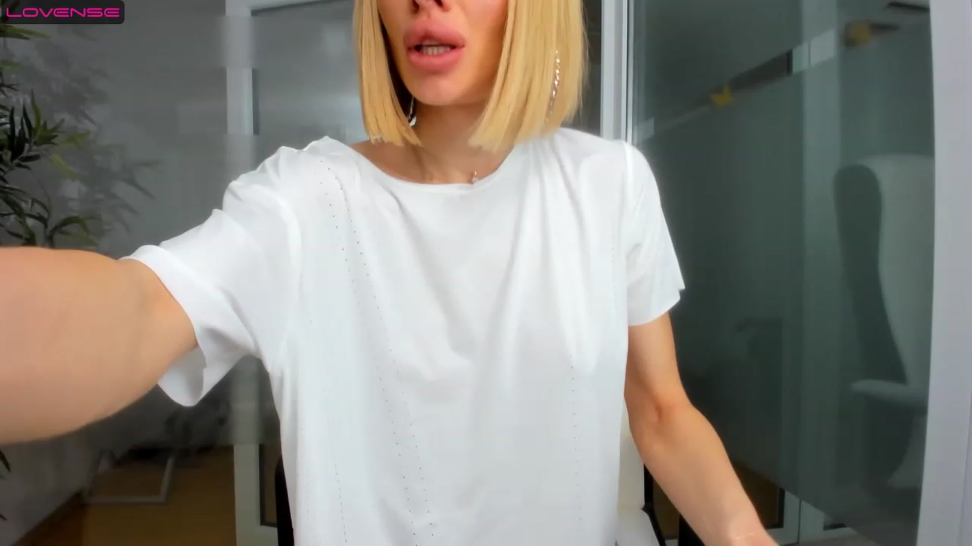 Gallery image thumbnail from Jelisse_J's myfreecams stream on, 05/01/2023, 08:01 image 7 of 20