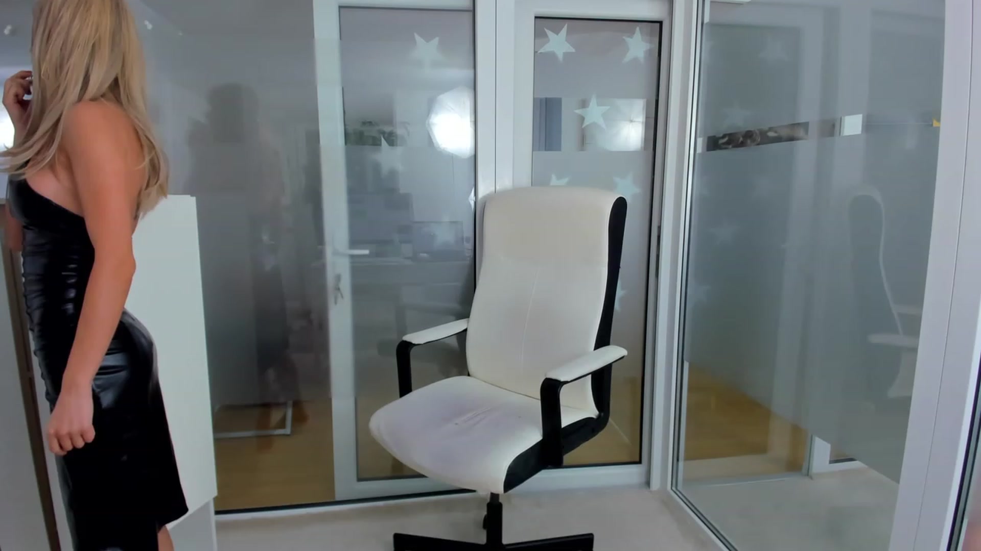 Gallery image thumbnail from Jelisse_J's myfreecams stream on, 09/01/2023, 12:17 image 9 of 20