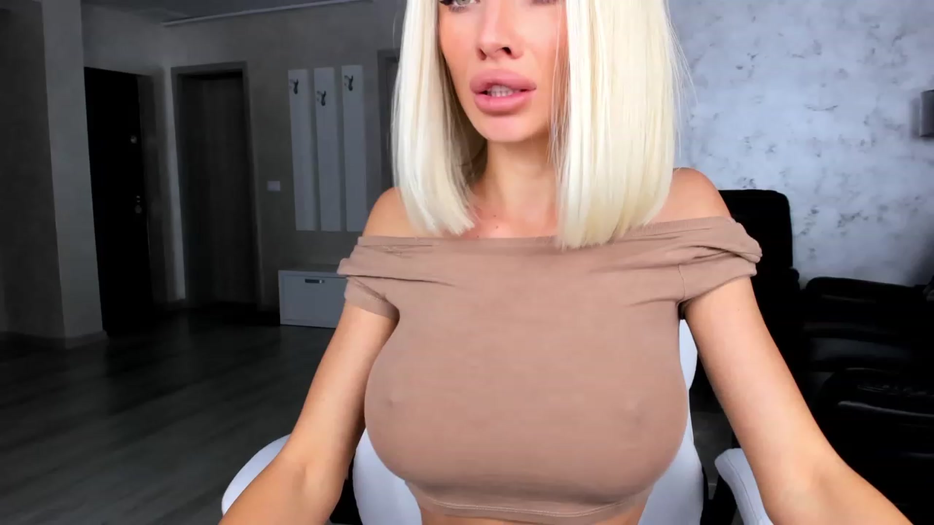 Gallery image thumbnail from Jelisse_J's myfreecams stream on, 11/14/2023, 11:25 image 14 of 20