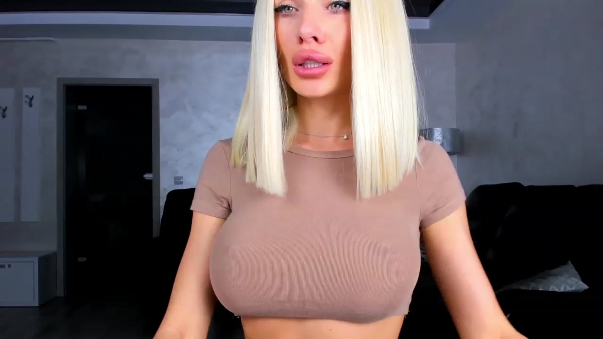 Gallery image thumbnail from Jelisse_J's myfreecams stream on, 12/18/2023, 09:44 image 10 of 20