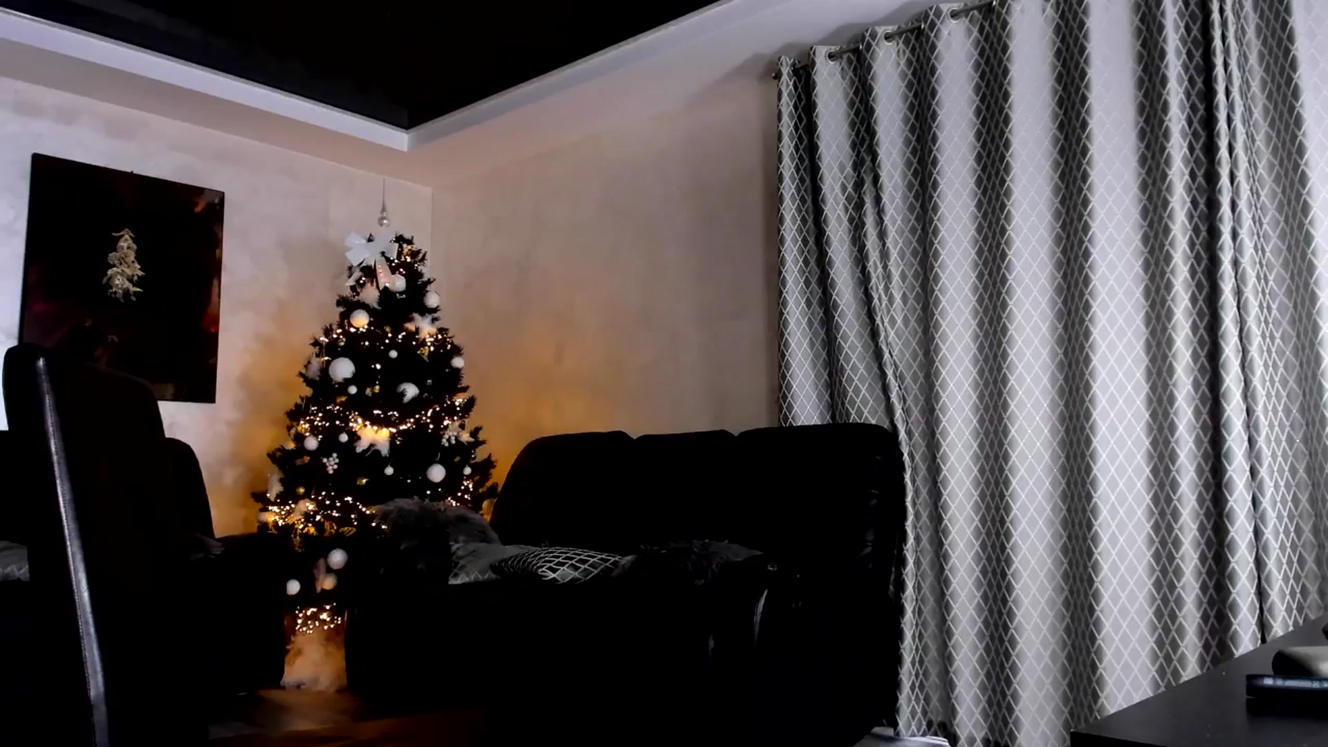 Gallery image thumbnail from Jelisse_J's myfreecams stream on, 12/12/2024, 12:30 image 18 of 20