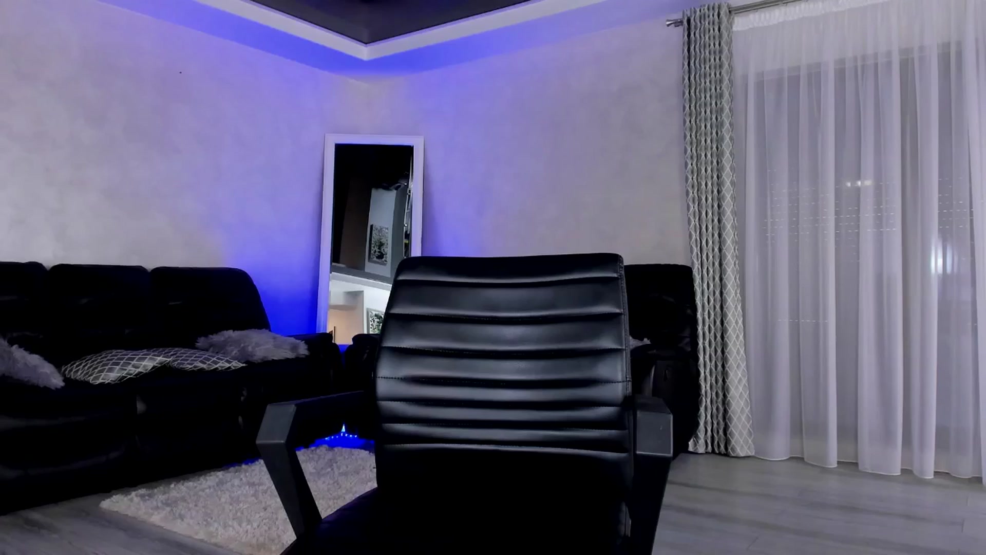 Gallery image thumbnail from Jelisse_J's myfreecams stream on, 03/24/2025, 08:27 image 8 of 20