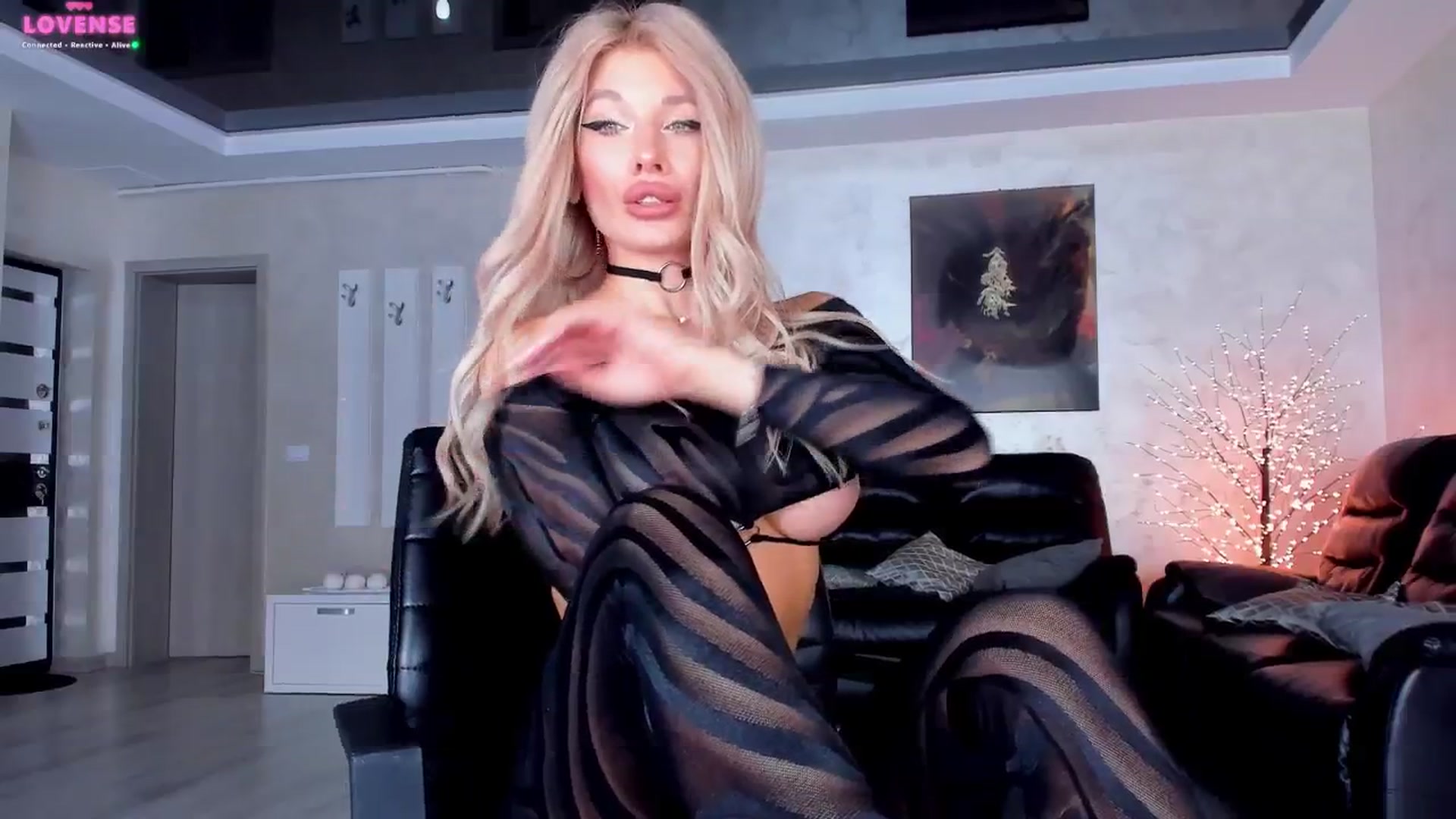 Gallery image thumbnail from Jelisse_J's myfreecams stream on, 11/12/2025, 08:41 image 12 of 20