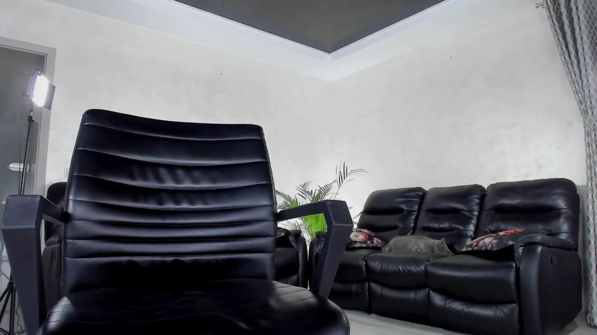 Gallery image thumbnail from Jelisse_J's myfreecams stream on, 04/17/2026, 09:53 image 20 of 20