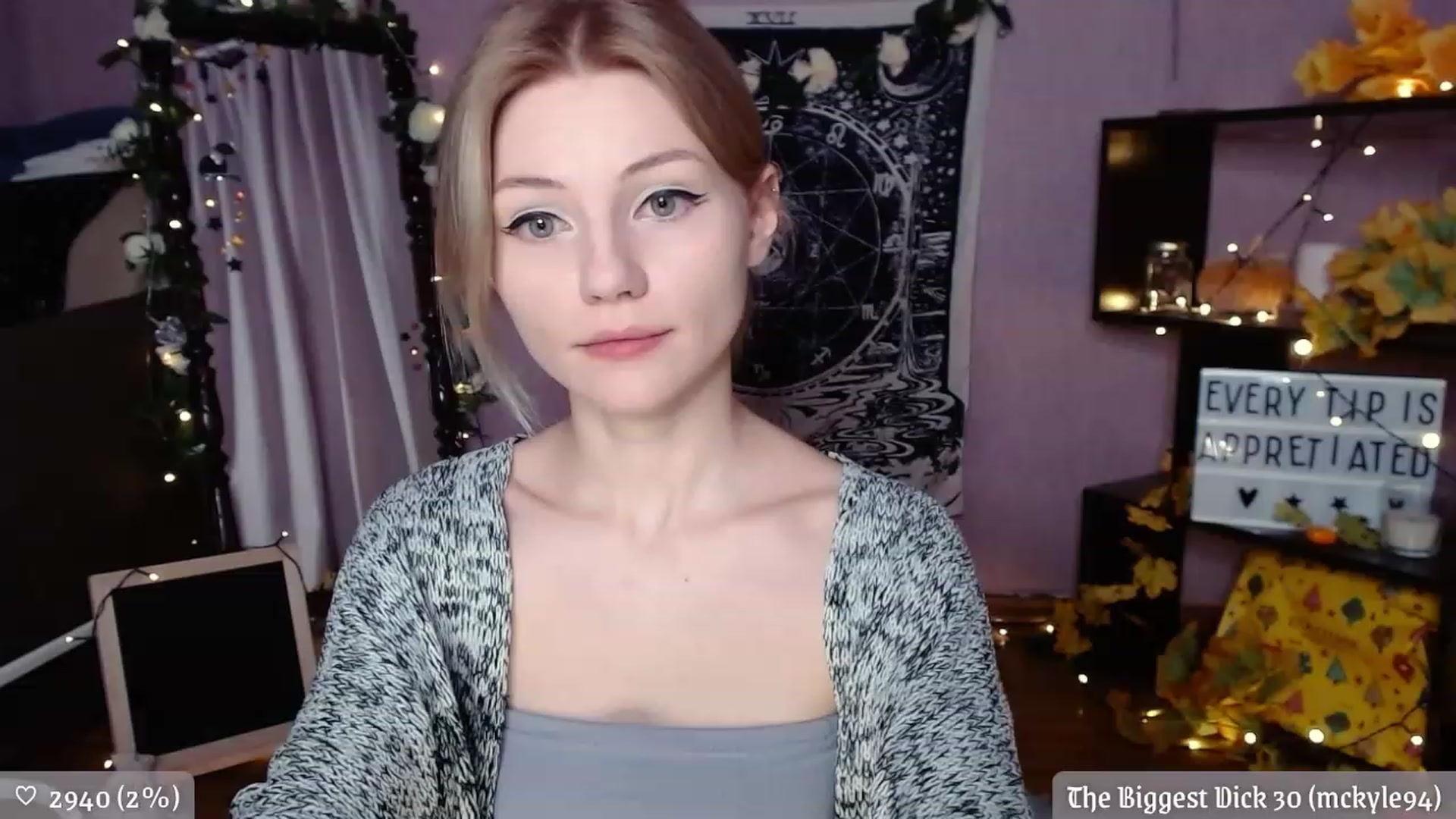 Gallery image thumbnail from JellyFox's myfreecams stream on, 11/21/2022, 02:34 image 5 of 20