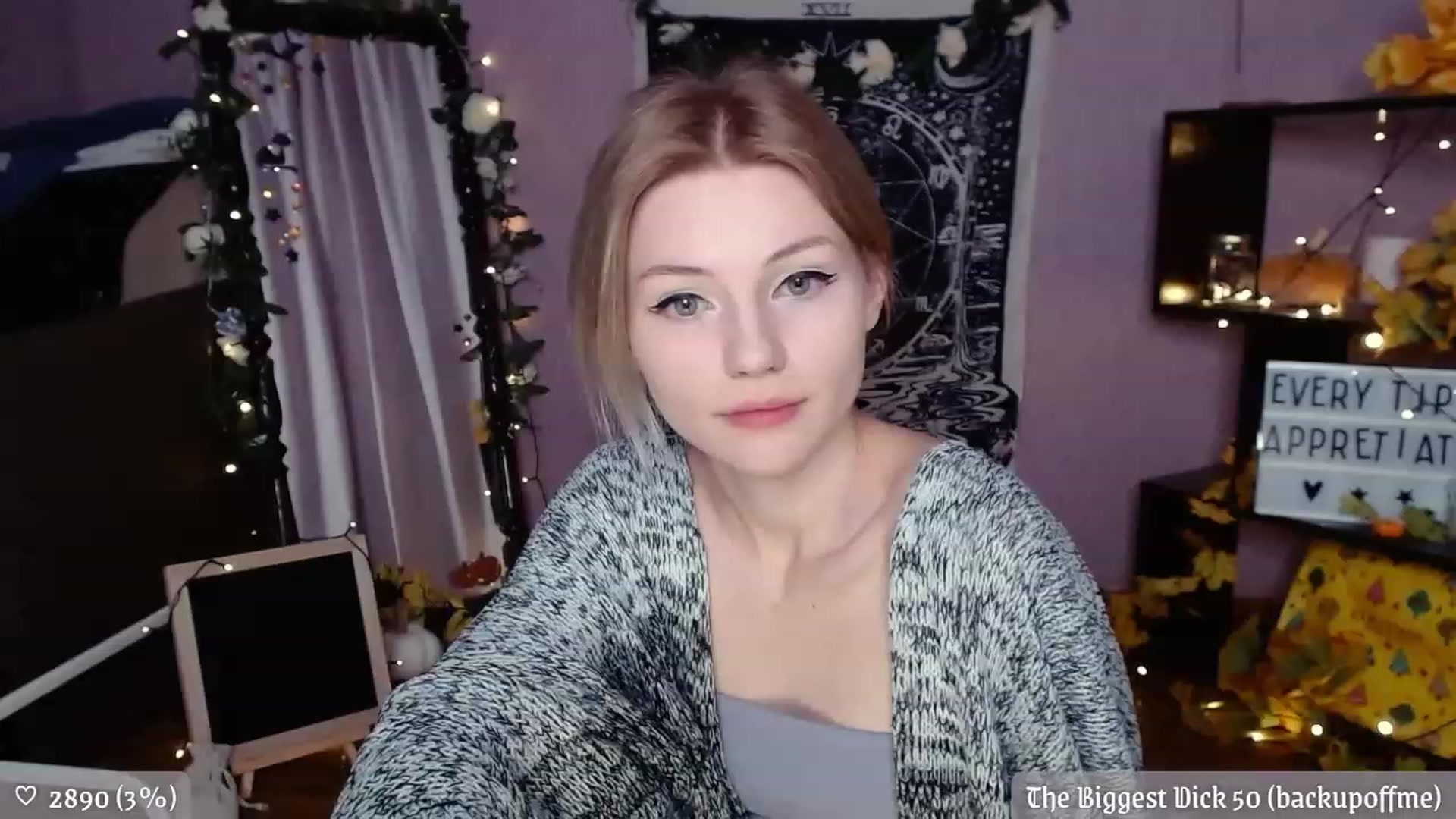 Gallery image thumbnail from JellyFox's myfreecams stream on, 11/21/2022, 02:34 image 15 of 20