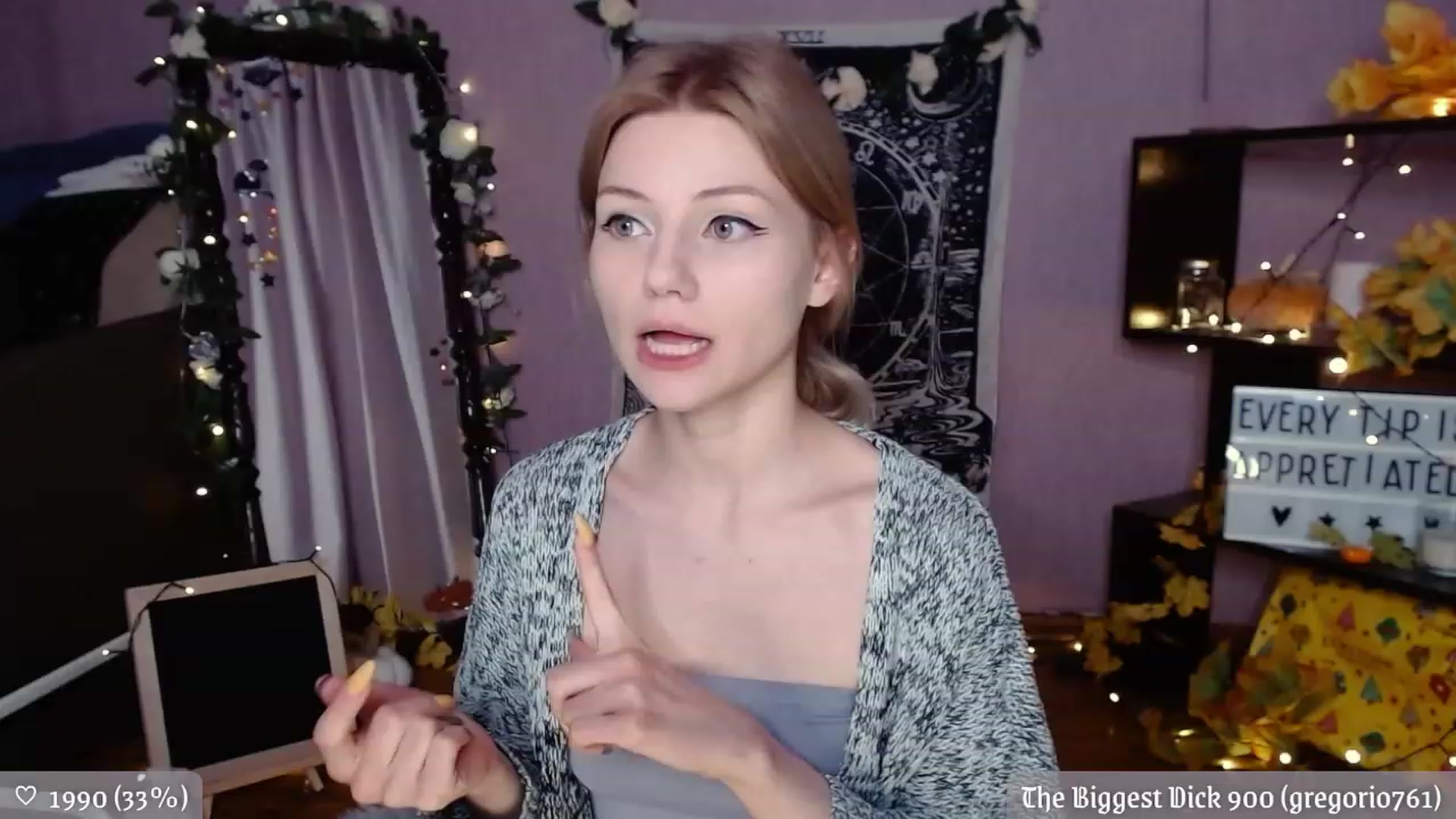 Gallery image thumbnail from JellyFox's myfreecams stream on, 11/21/2022, 02:58 image 5 of 20