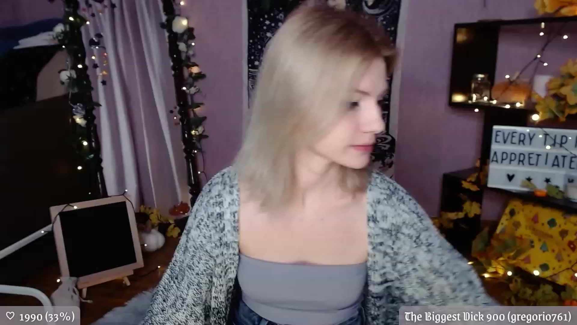 Gallery image thumbnail from JellyFox's myfreecams stream on, 11/21/2022, 02:58 image 19 of 20