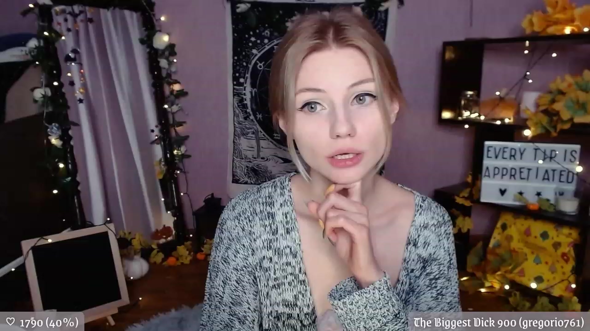Gallery image thumbnail from JellyFox's myfreecams stream on, 11/21/2022, 04:44 image 18 of 20