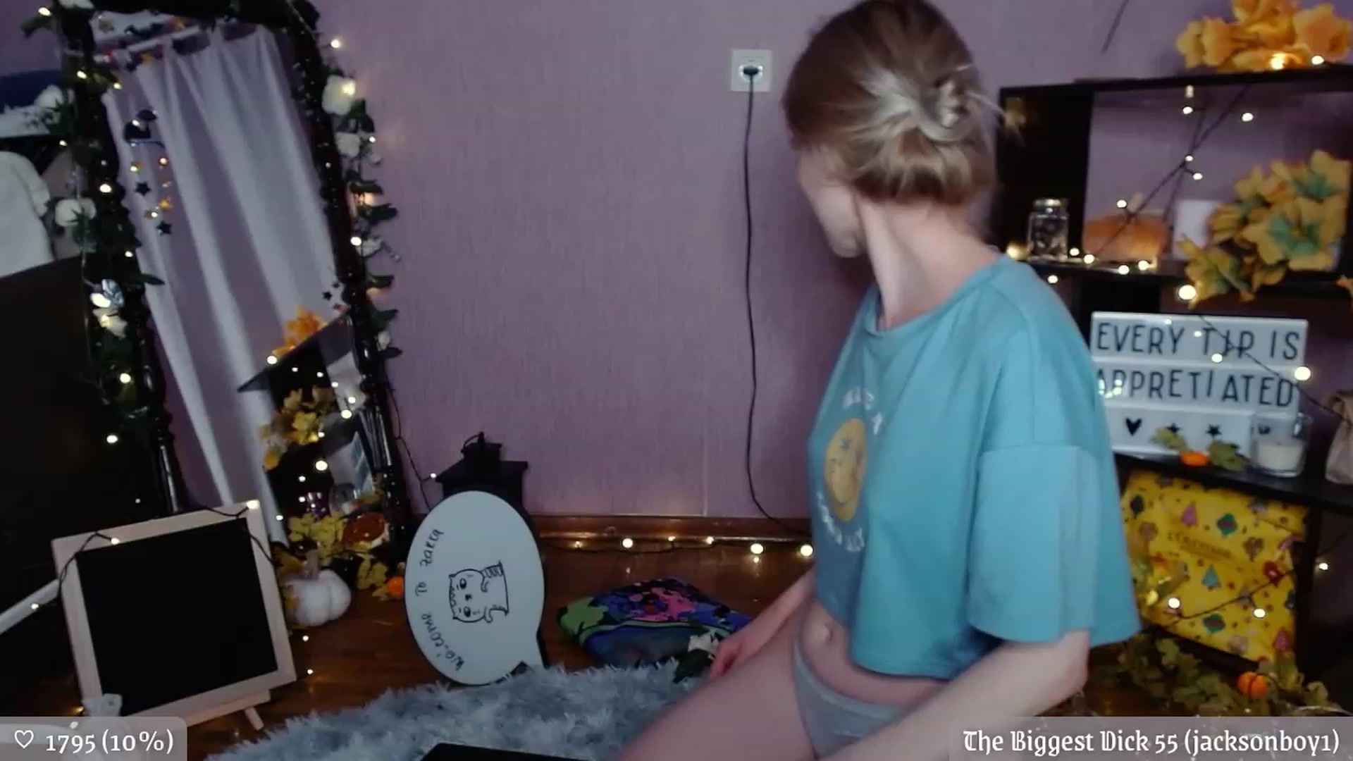 Gallery image thumbnail from JellyFox's myfreecams stream on, 11/22/2022, 03:07 image 6 of 20