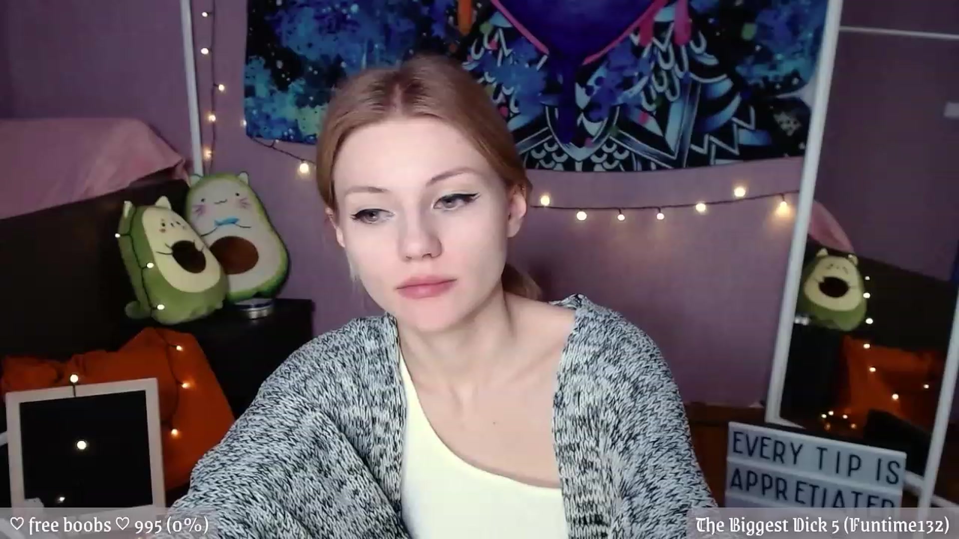 Gallery image thumbnail from JellyFox's myfreecams stream on, 12/02/2022, 09:16 image 15 of 20