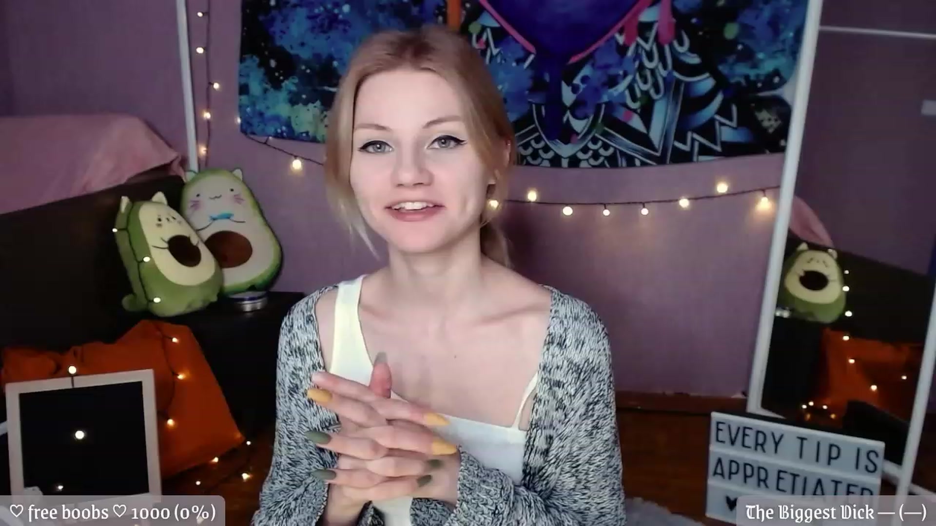 Gallery image thumbnail from JellyFox's myfreecams stream on, 12/02/2022, 09:16 image 9 of 20