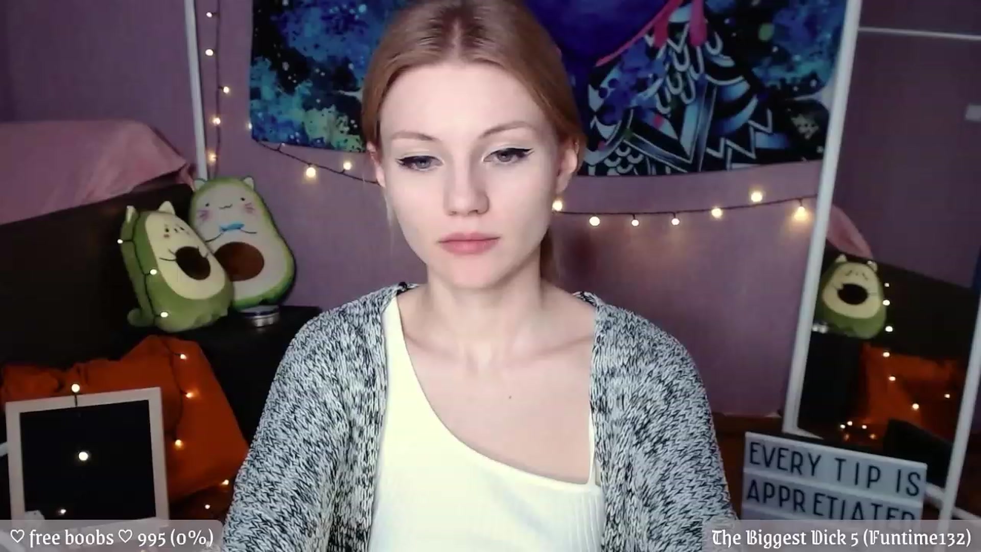 Gallery image thumbnail from JellyFox's myfreecams stream on, 12/02/2022, 09:16 image 14 of 20