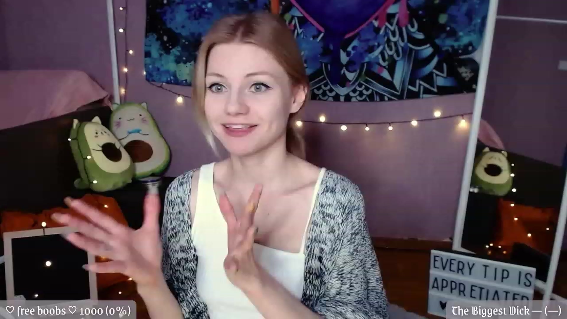 Gallery image thumbnail from JellyFox's myfreecams stream on, 12/02/2022, 09:16 image 11 of 20