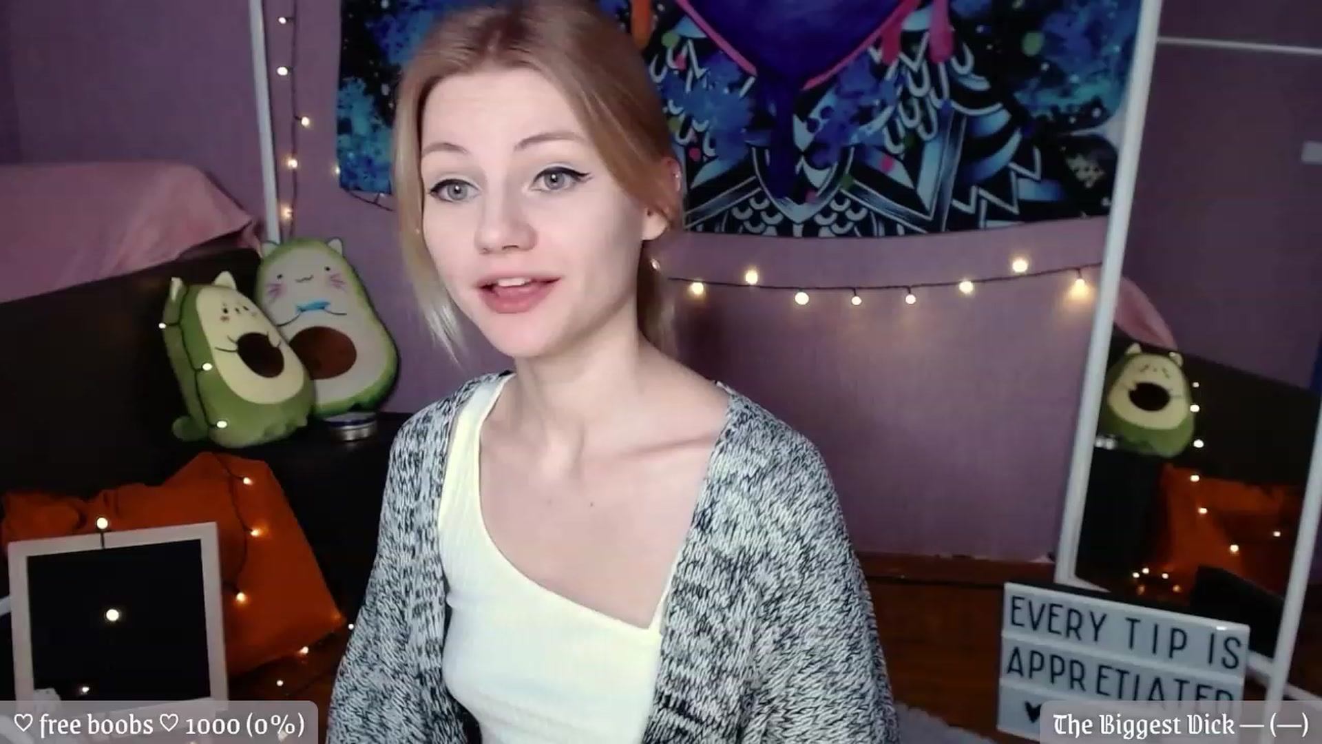 Gallery image thumbnail from JellyFox's myfreecams stream on, 12/02/2022, 09:16 image 7 of 20