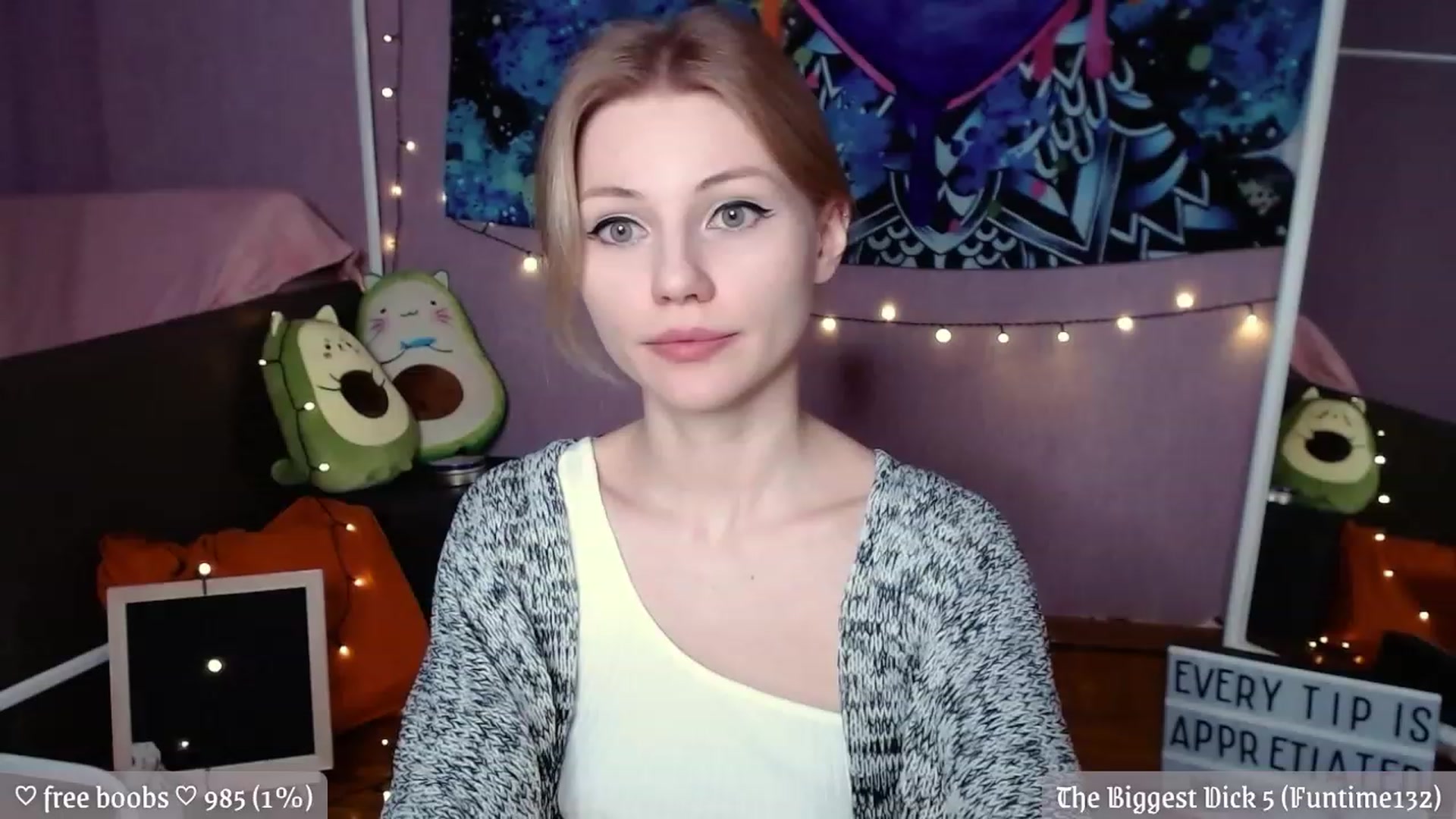Gallery image thumbnail from JellyFox's myfreecams stream on, 12/02/2022, 09:34 image 7 of 20