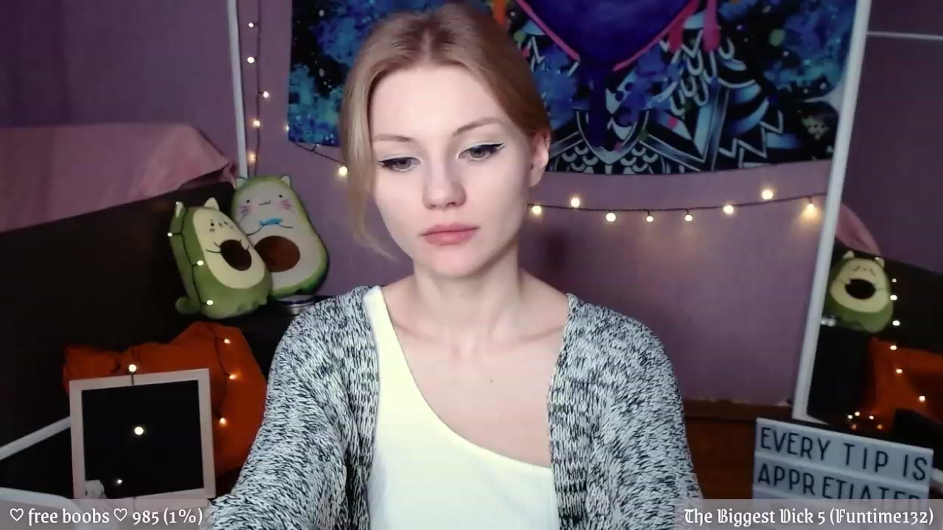 Gallery image thumbnail from JellyFox's myfreecams stream on, 12/02/2022, 09:34 image 8 of 20