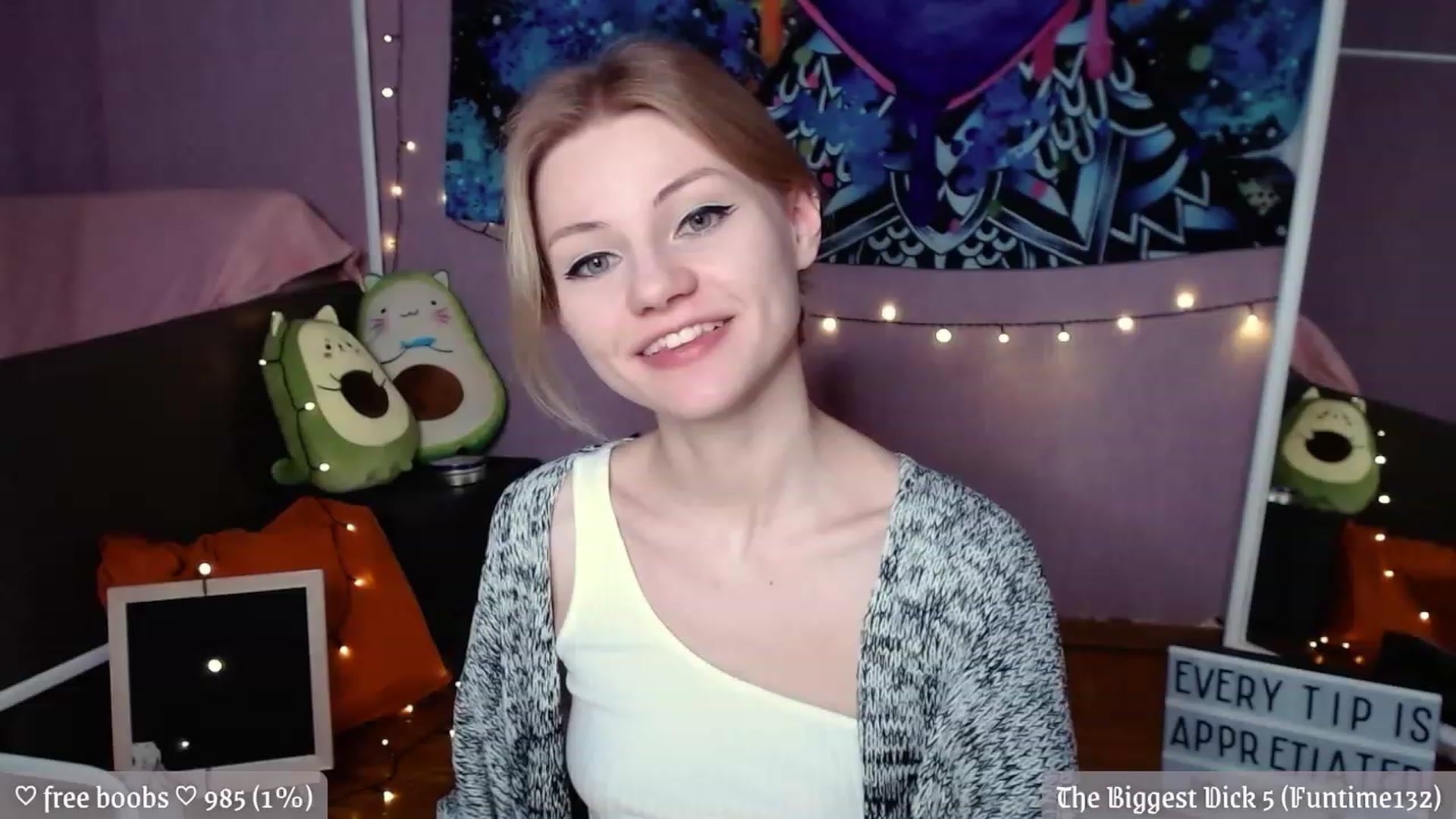 Gallery image thumbnail from JellyFox's myfreecams stream on, 12/02/2022, 09:34 image 9 of 20