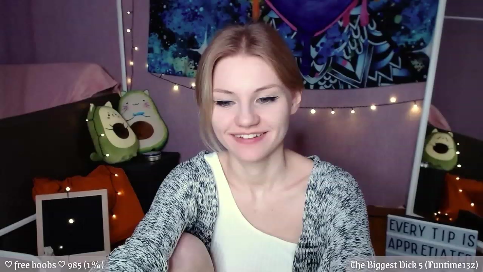 Gallery image thumbnail from JellyFox's myfreecams stream on, 12/02/2022, 09:34 image 16 of 20