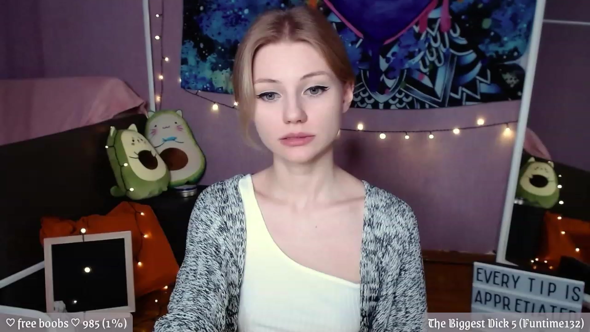 Gallery image thumbnail from JellyFox's myfreecams stream on, 12/02/2022, 09:34 image 5 of 20