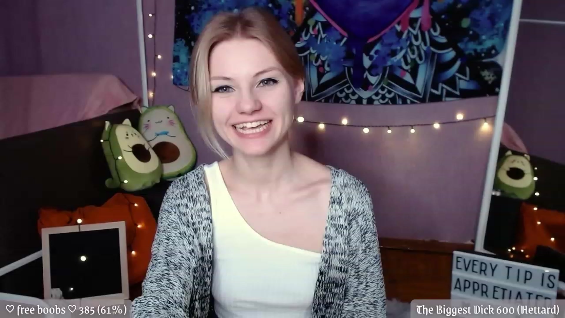 Gallery image thumbnail from JellyFox's myfreecams stream on, 12/02/2022, 09:34 image 19 of 20