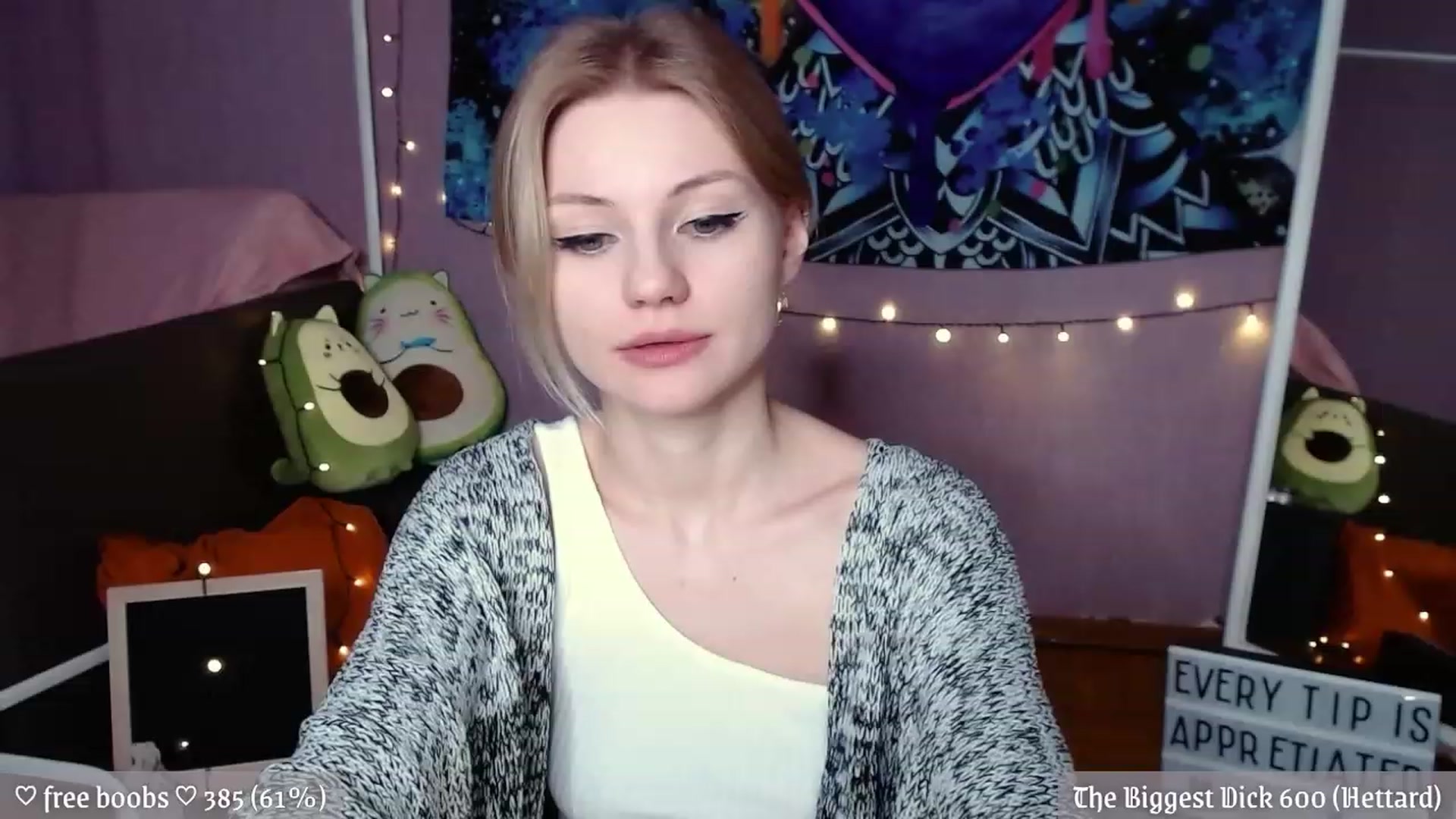Gallery image thumbnail from JellyFox's myfreecams stream on, 12/02/2022, 09:34 image 20 of 20