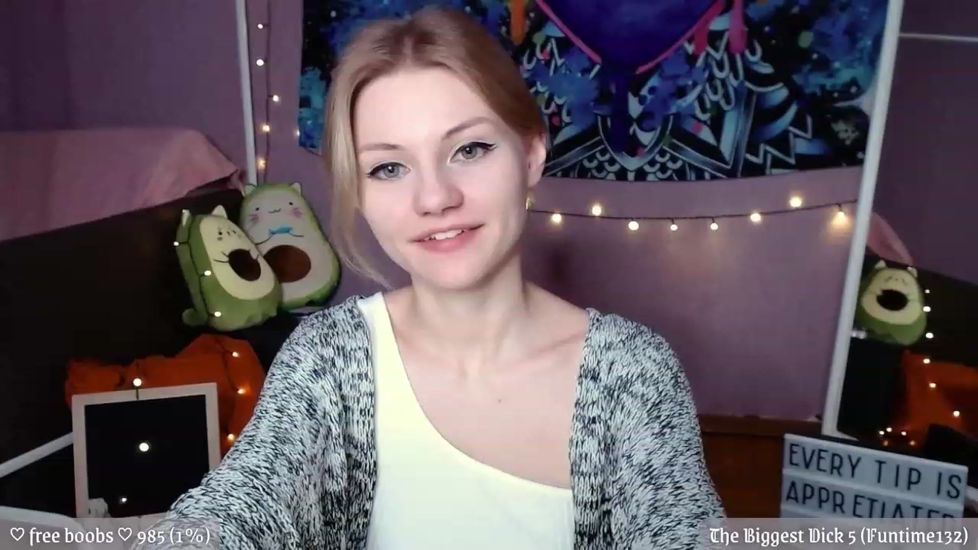 Gallery image thumbnail from JellyFox's myfreecams stream on, 12/02/2022, 09:34 image 13 of 20