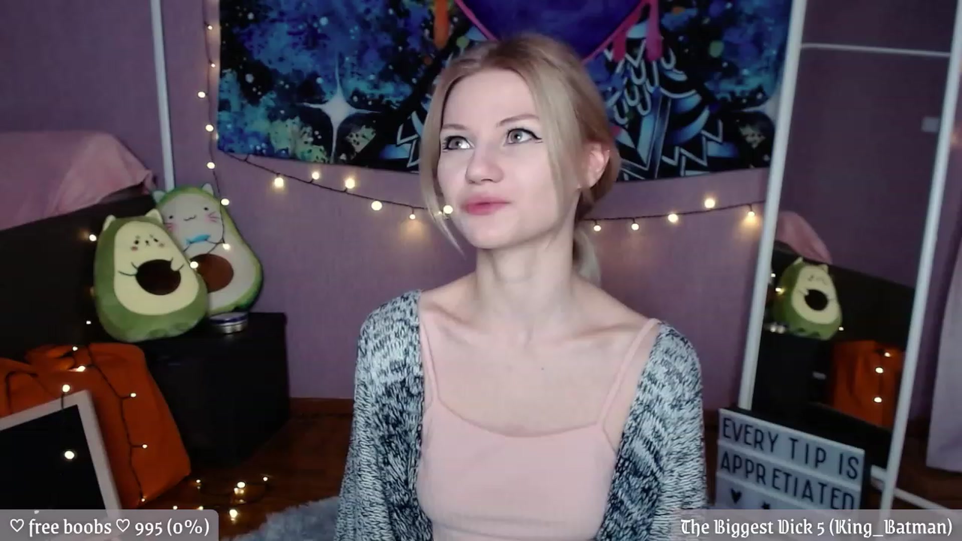 Gallery image thumbnail from JellyFox's myfreecams stream on, 12/04/2022, 19:58 image 1 of 20