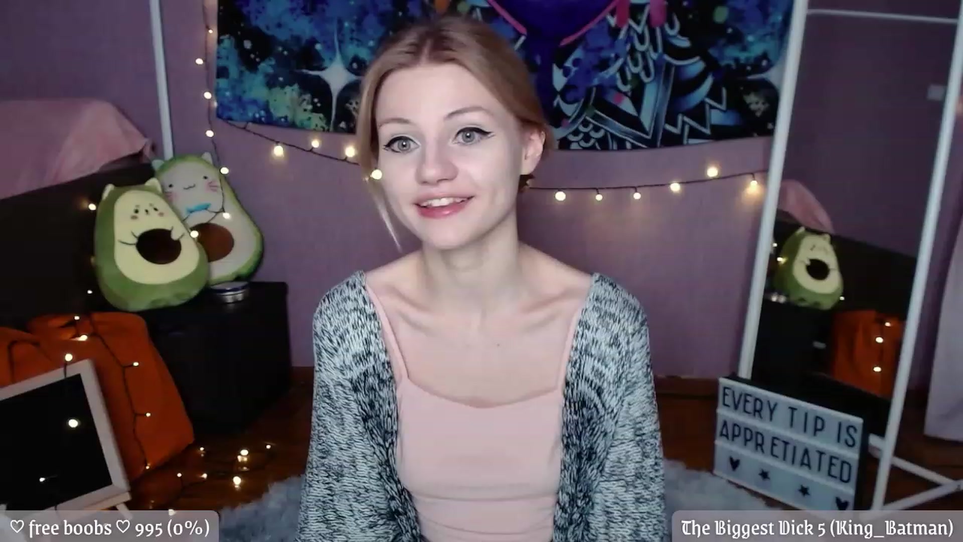 Gallery image thumbnail from JellyFox's myfreecams stream on, 12/04/2022, 19:58 image 15 of 20