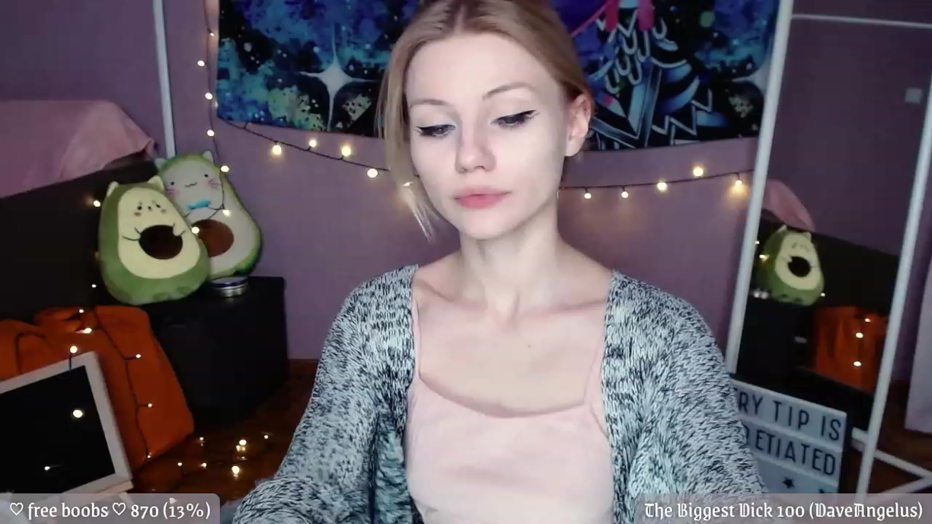 Gallery image thumbnail from JellyFox's myfreecams stream on, 12/04/2022, 20:34 image 10 of 20