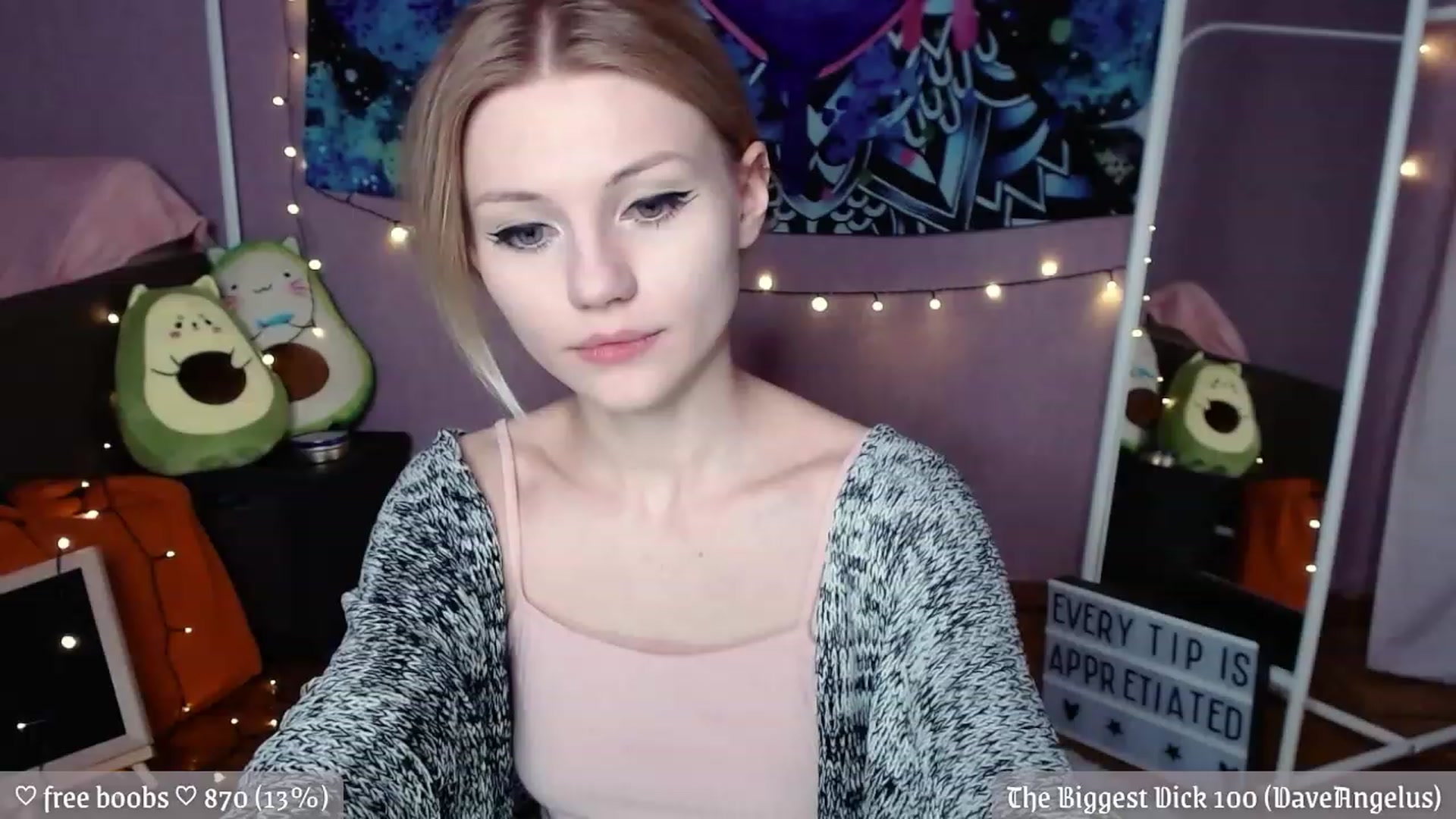 Gallery image thumbnail from JellyFox's myfreecams stream on, 12/04/2022, 20:34 image 19 of 20