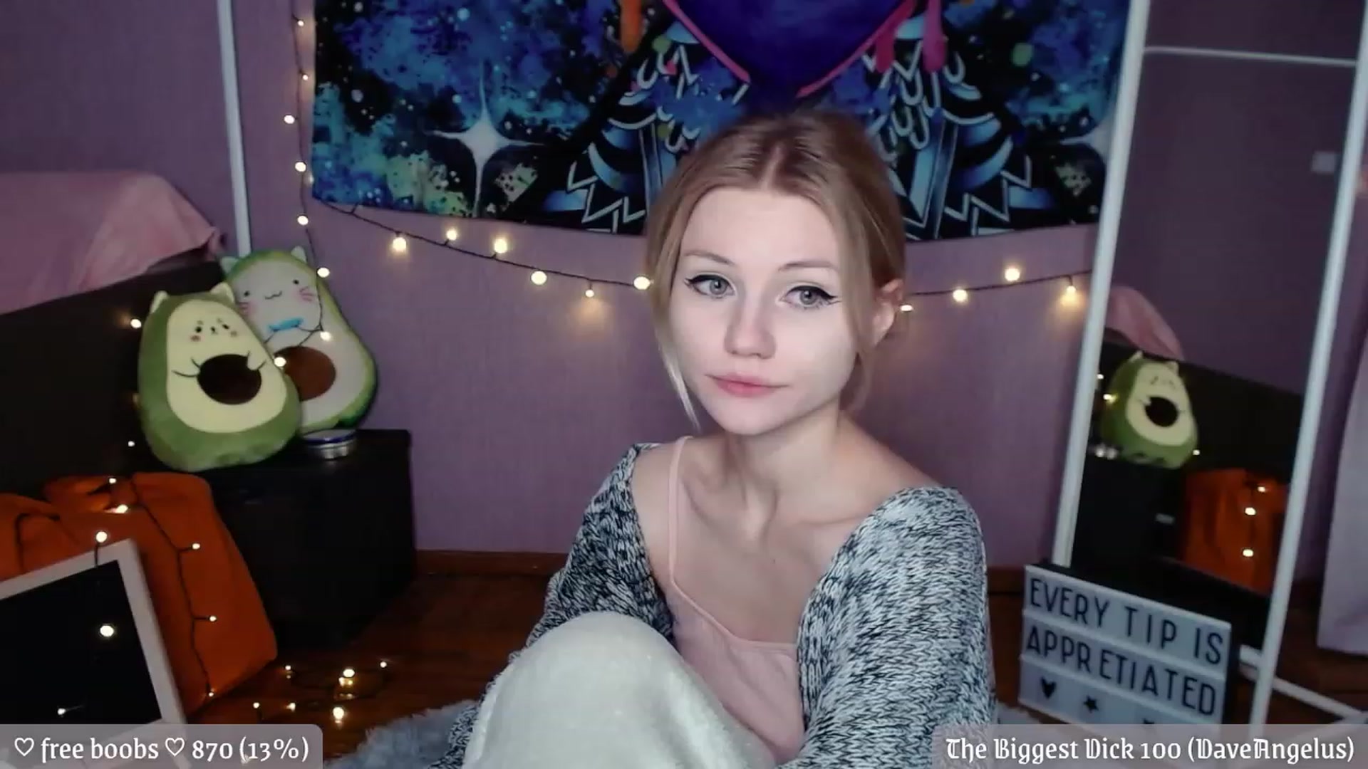 Gallery image thumbnail from JellyFox's myfreecams stream on, 12/04/2022, 20:34 image 17 of 20
