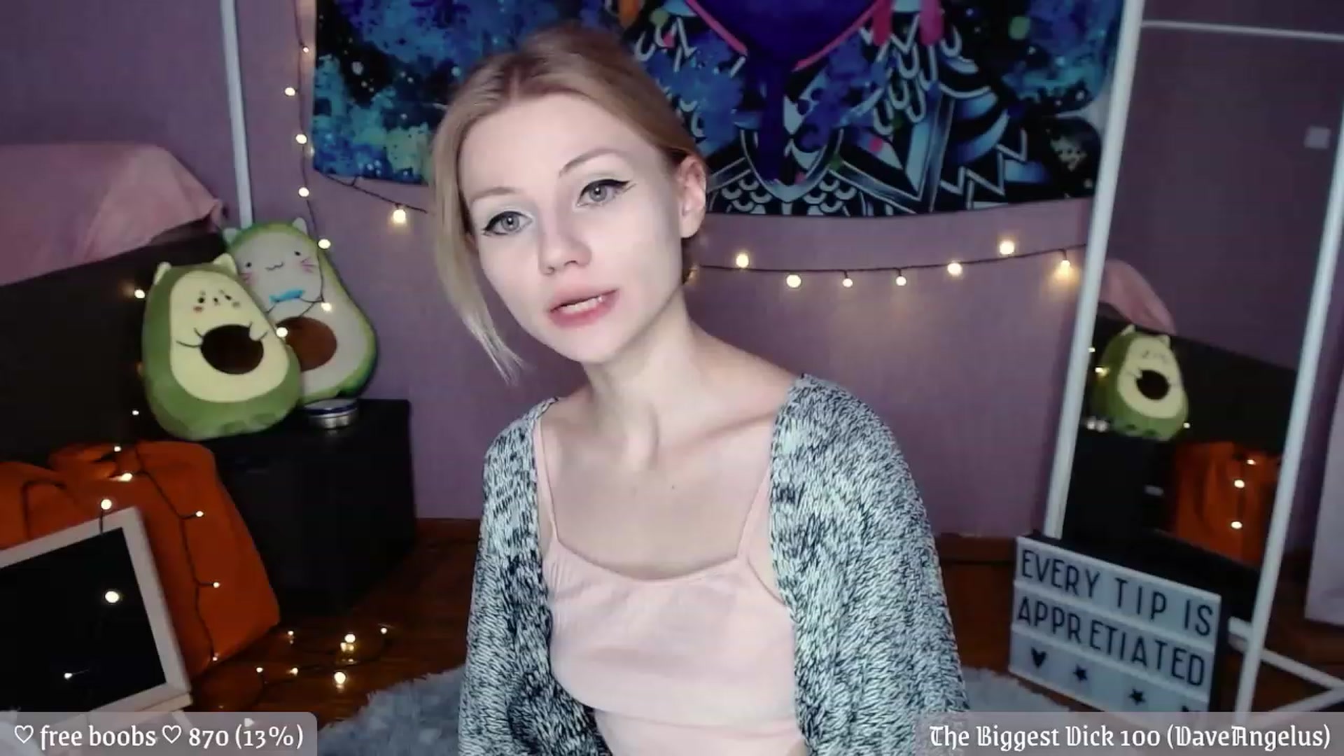 Gallery image thumbnail from JellyFox's myfreecams stream on, 12/04/2022, 20:34 image 11 of 20