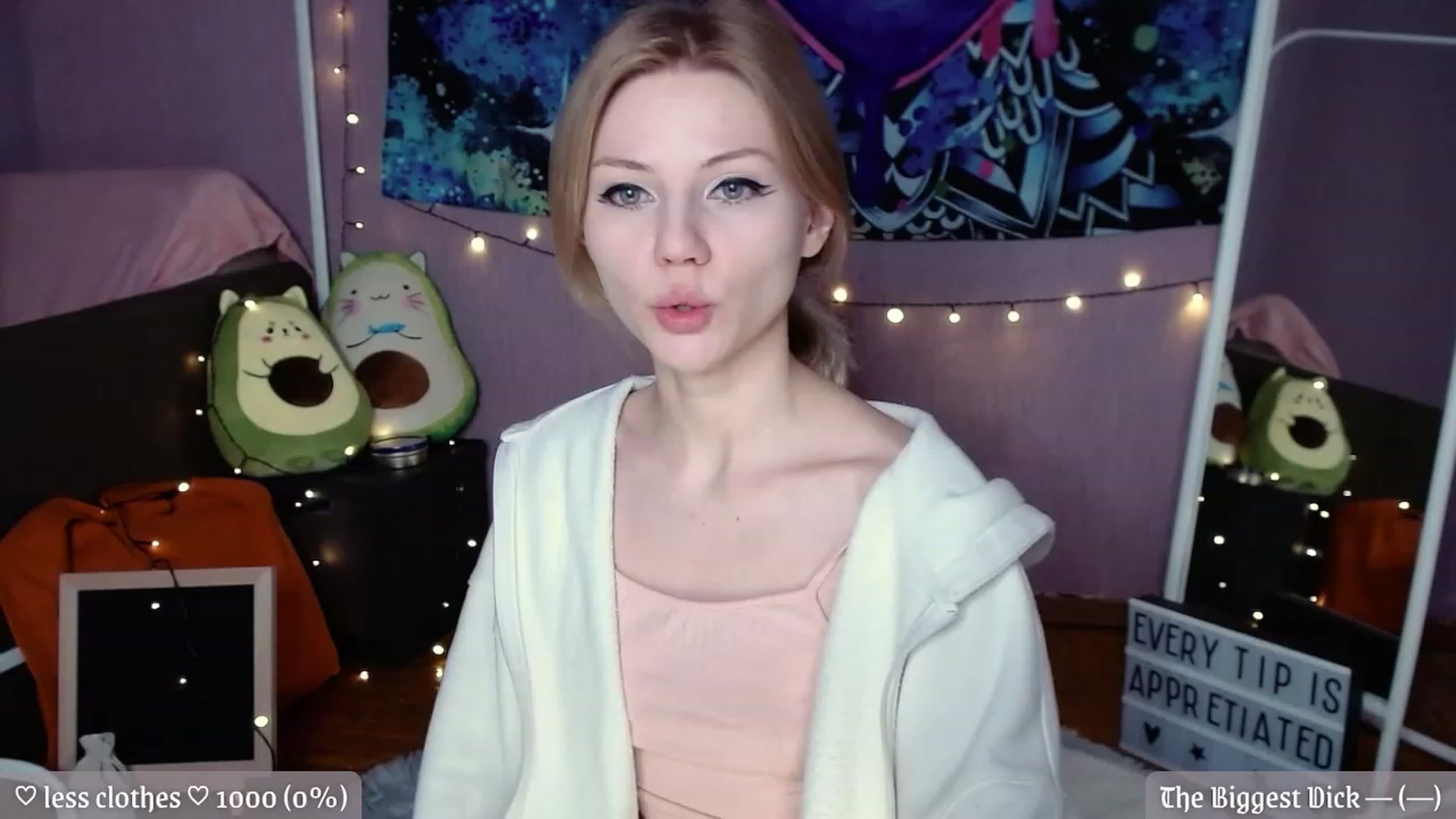 Gallery image thumbnail from JellyFox's myfreecams stream on, 12/06/2022, 19:42 image 18 of 20