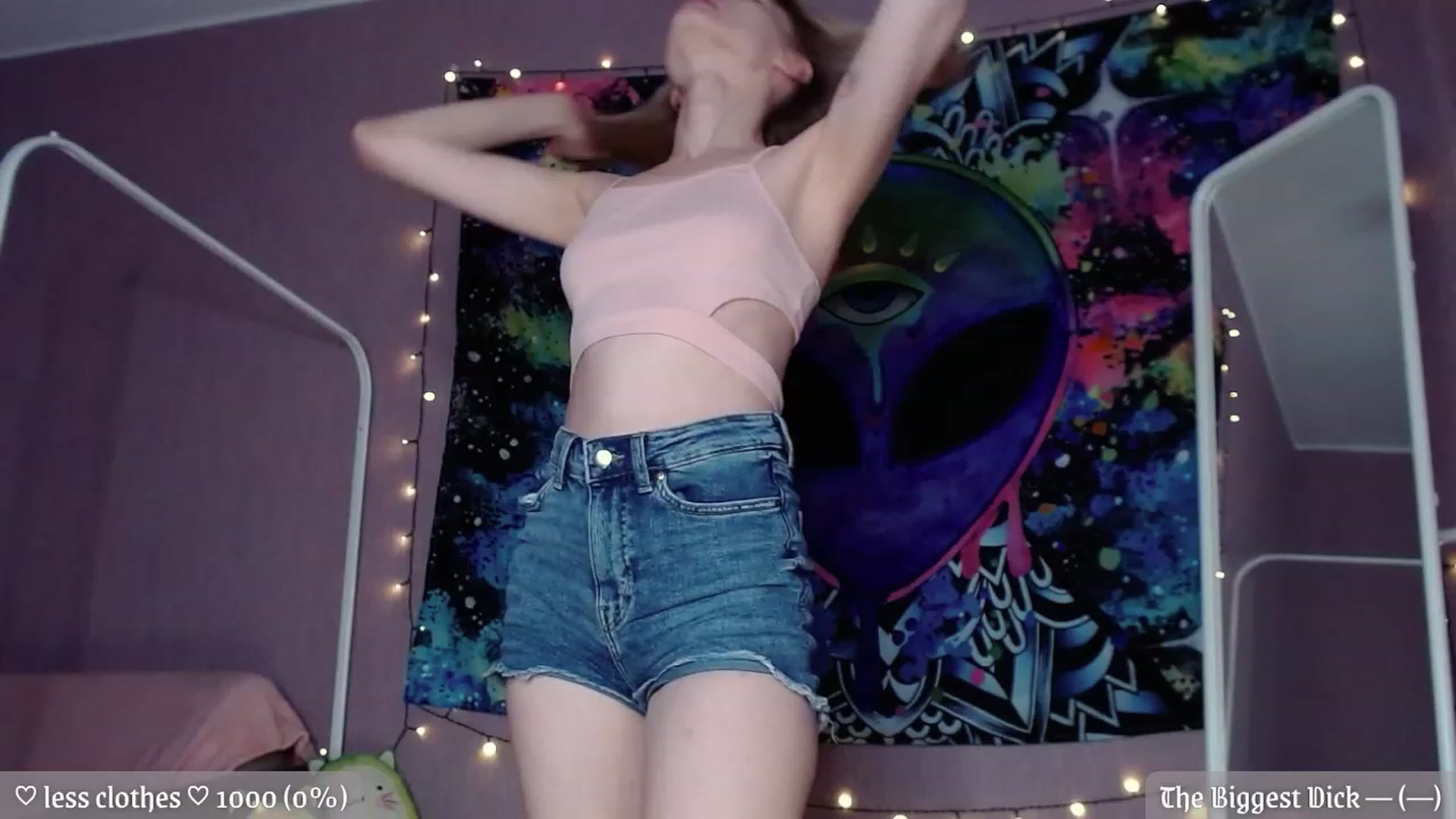 Gallery image thumbnail from JellyFox's myfreecams stream on, 12/06/2022, 19:42 image 11 of 20