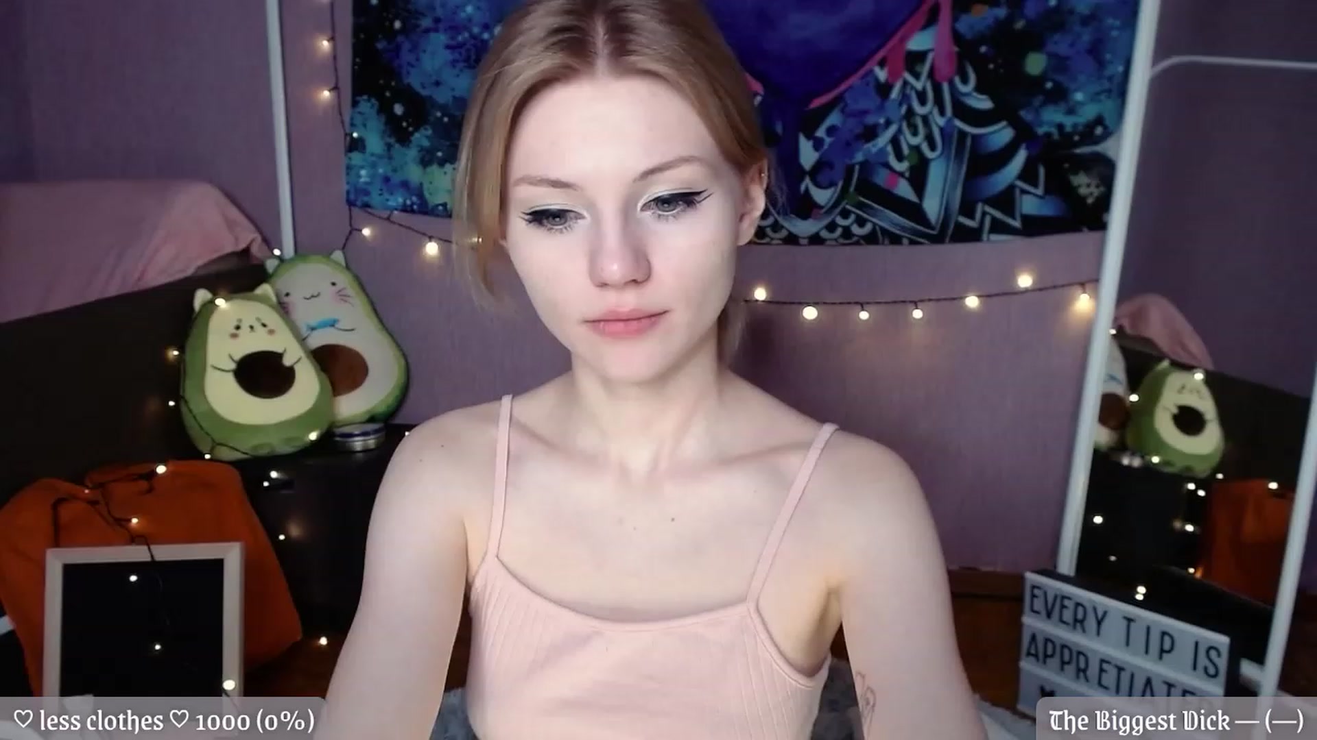 Gallery image thumbnail from JellyFox's myfreecams stream on, 12/06/2022, 19:42 image 8 of 20