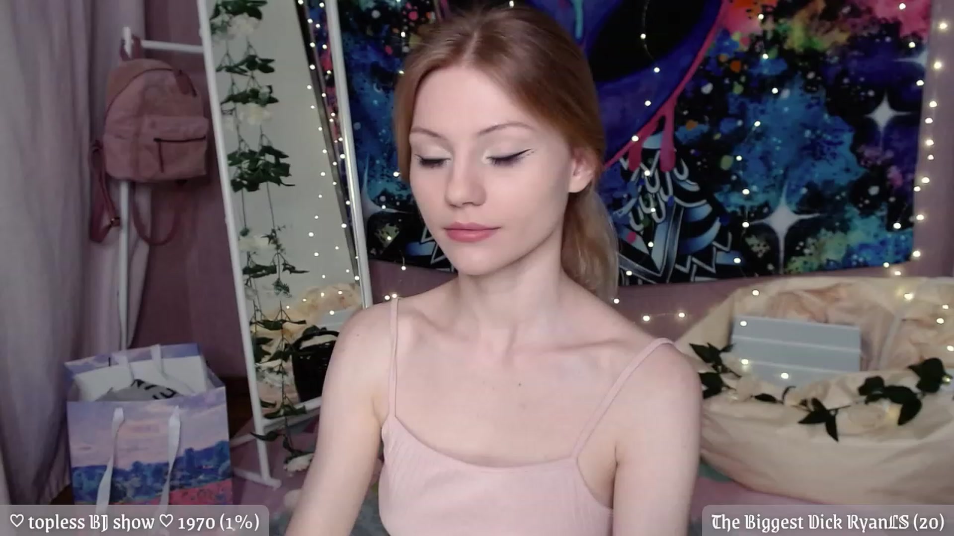 Gallery image thumbnail from JellyFox's myfreecams stream on, 03/26/2023, 21:01 image 10 of 20
