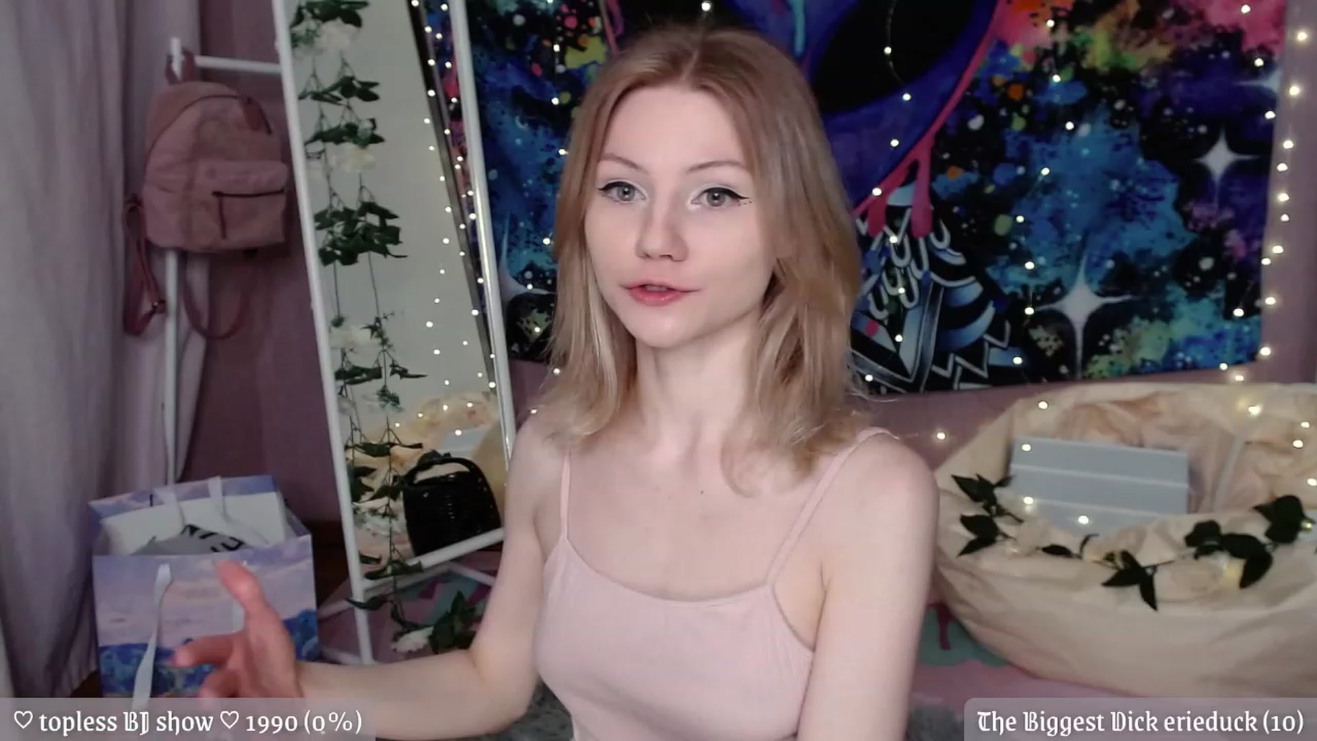Gallery image thumbnail from JellyFox's myfreecams stream on, 03/26/2023, 21:01 image 6 of 20