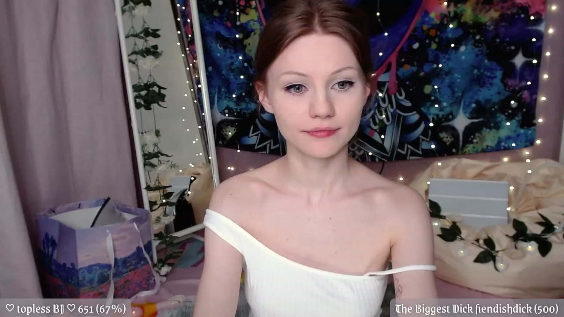 Gallery image thumbnail from JellyFox's myfreecams stream on, 04/03/2023, 24:03 image 16 of 20