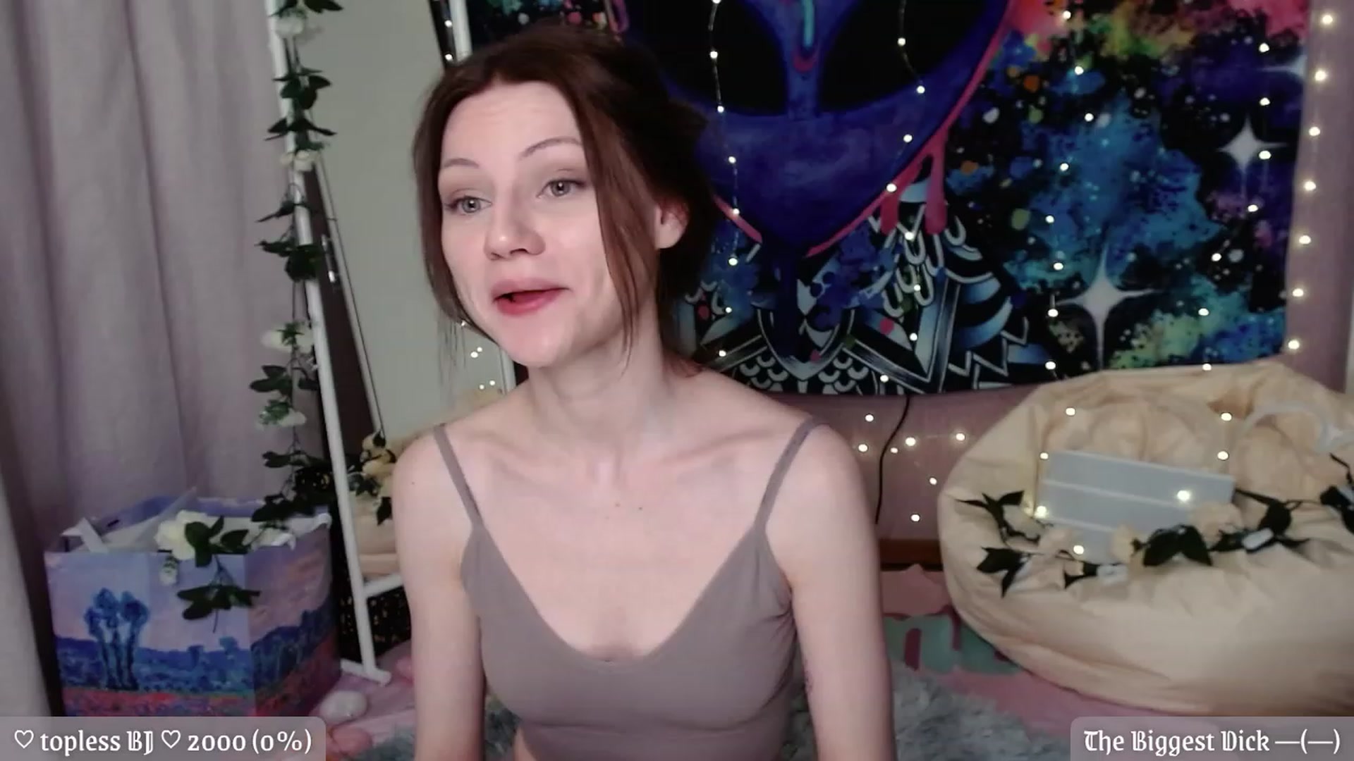 Gallery image thumbnail from JellyFox's myfreecams stream on, 05/10/2023, 24:07 image 9 of 20