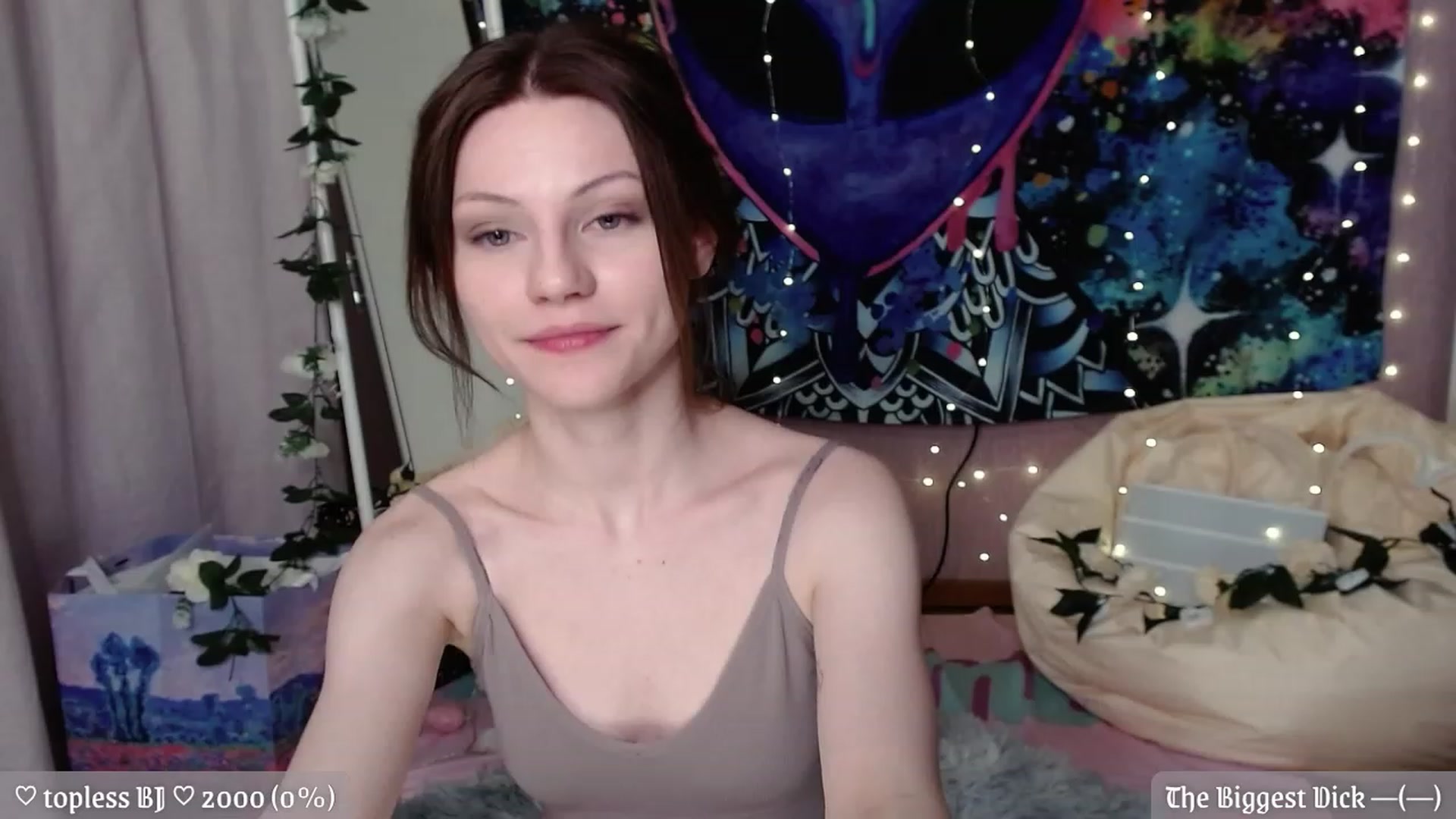 Gallery image thumbnail from JellyFox's myfreecams stream on, 05/10/2023, 24:07 image 10 of 20