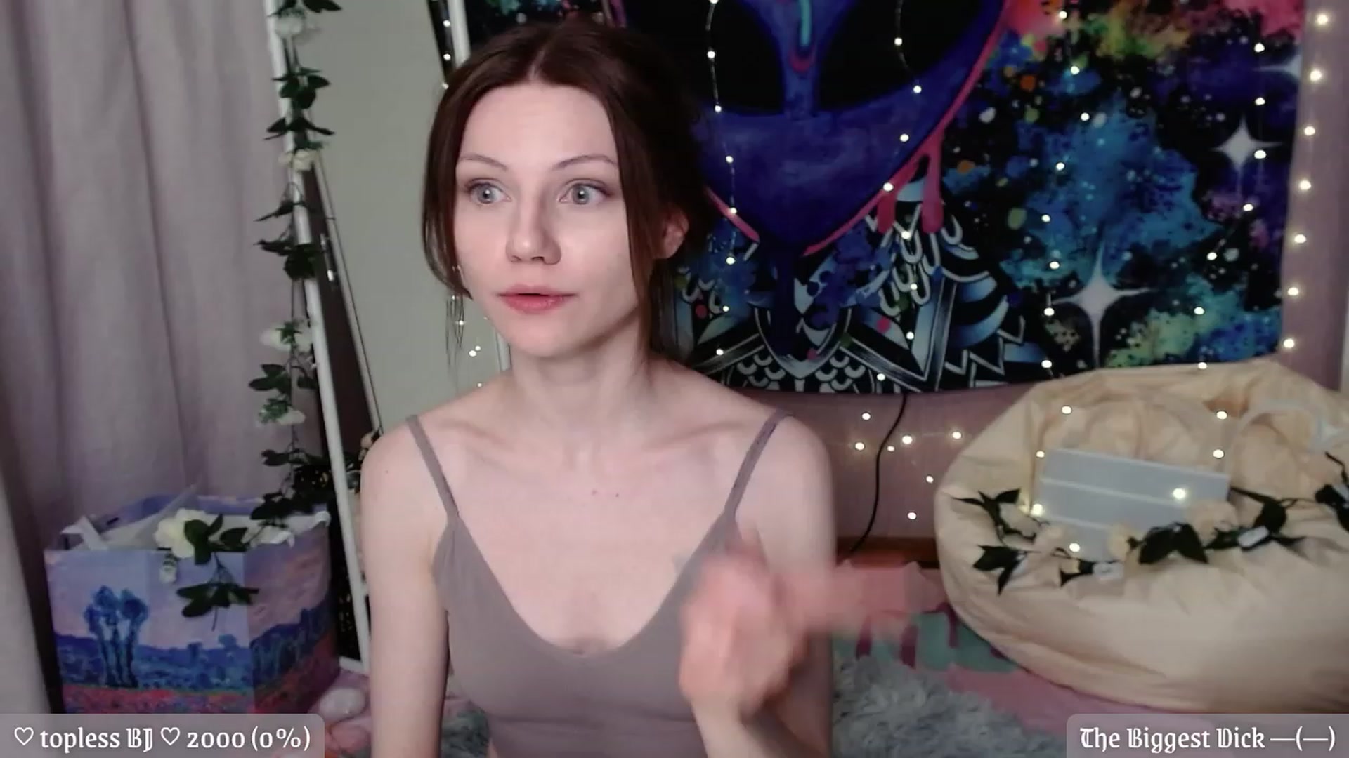 Gallery image thumbnail from JellyFox's myfreecams stream on, 05/10/2023, 24:07 image 4 of 20