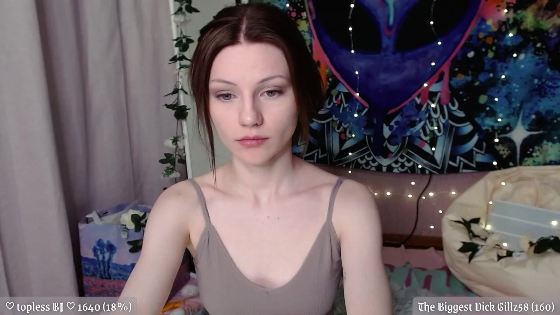 Gallery image thumbnail from JellyFox's myfreecams stream on, 05/10/2023, 24:53 image 16 of 20