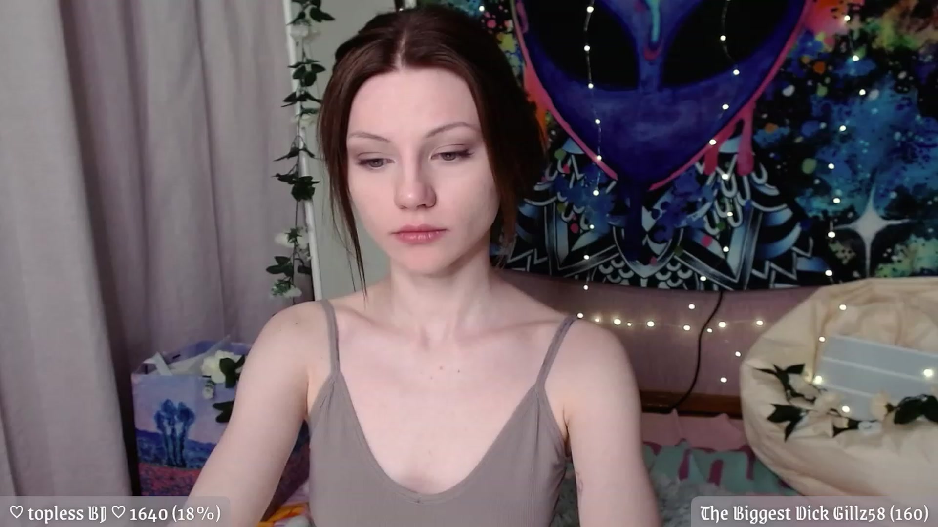 Gallery image thumbnail from JellyFox's myfreecams stream on, 05/10/2023, 24:53 image 18 of 20