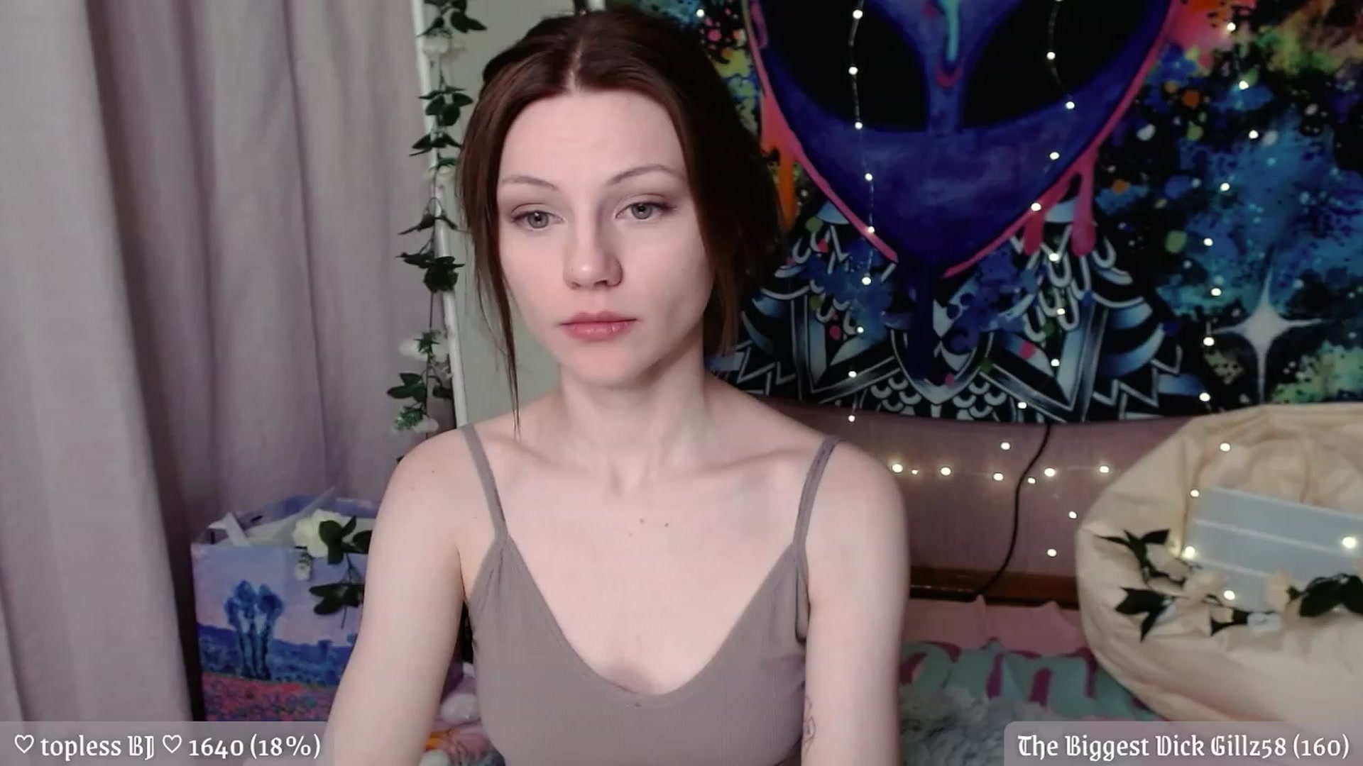 Gallery image thumbnail from JellyFox's myfreecams stream on, 05/10/2023, 24:53 image 15 of 20