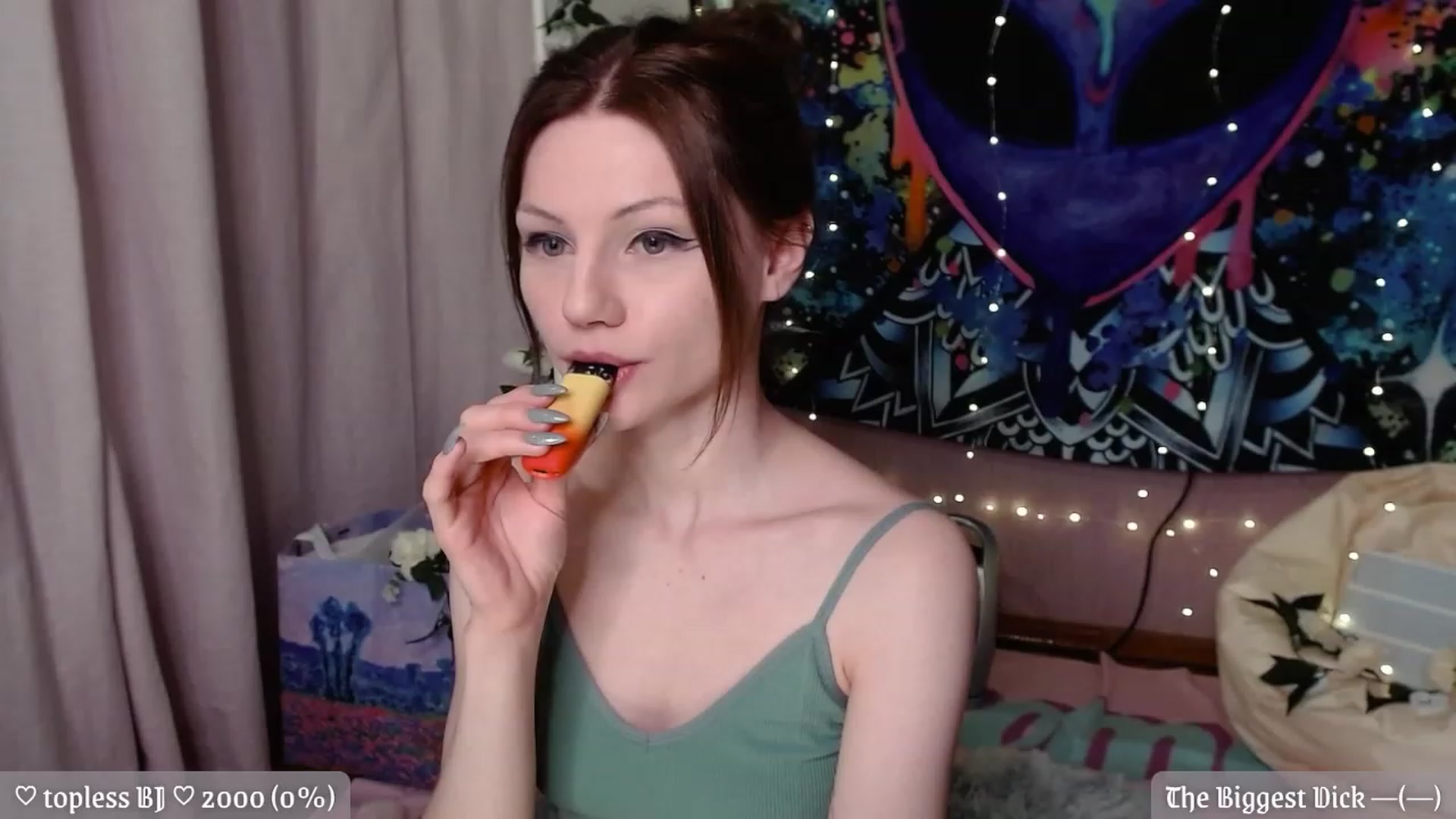 Gallery image thumbnail from JellyFox's myfreecams stream on, 05/11/2023, 23:44 image 6 of 20